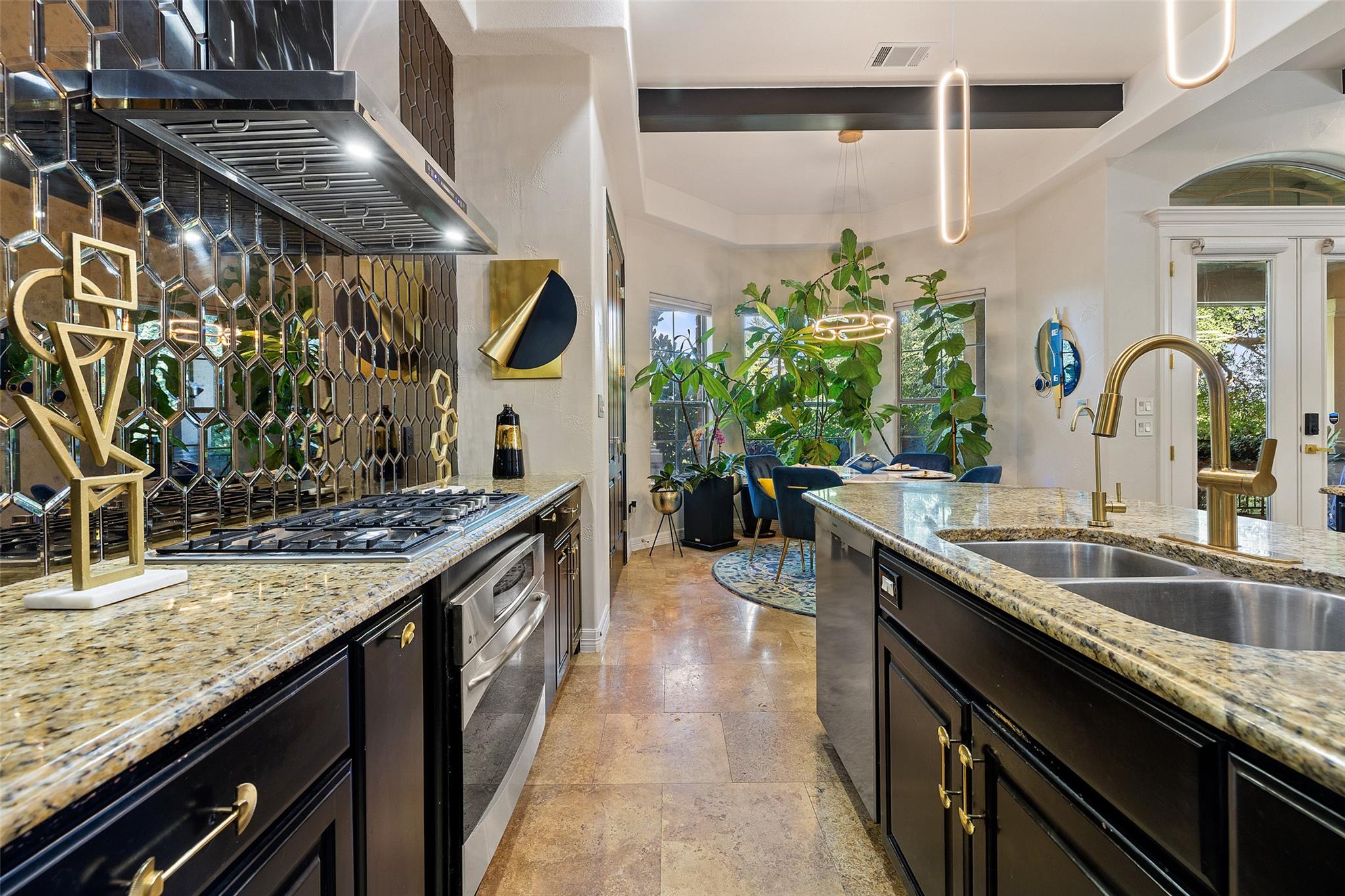 10298 Brangus Rd, Driftwood, TX 78619