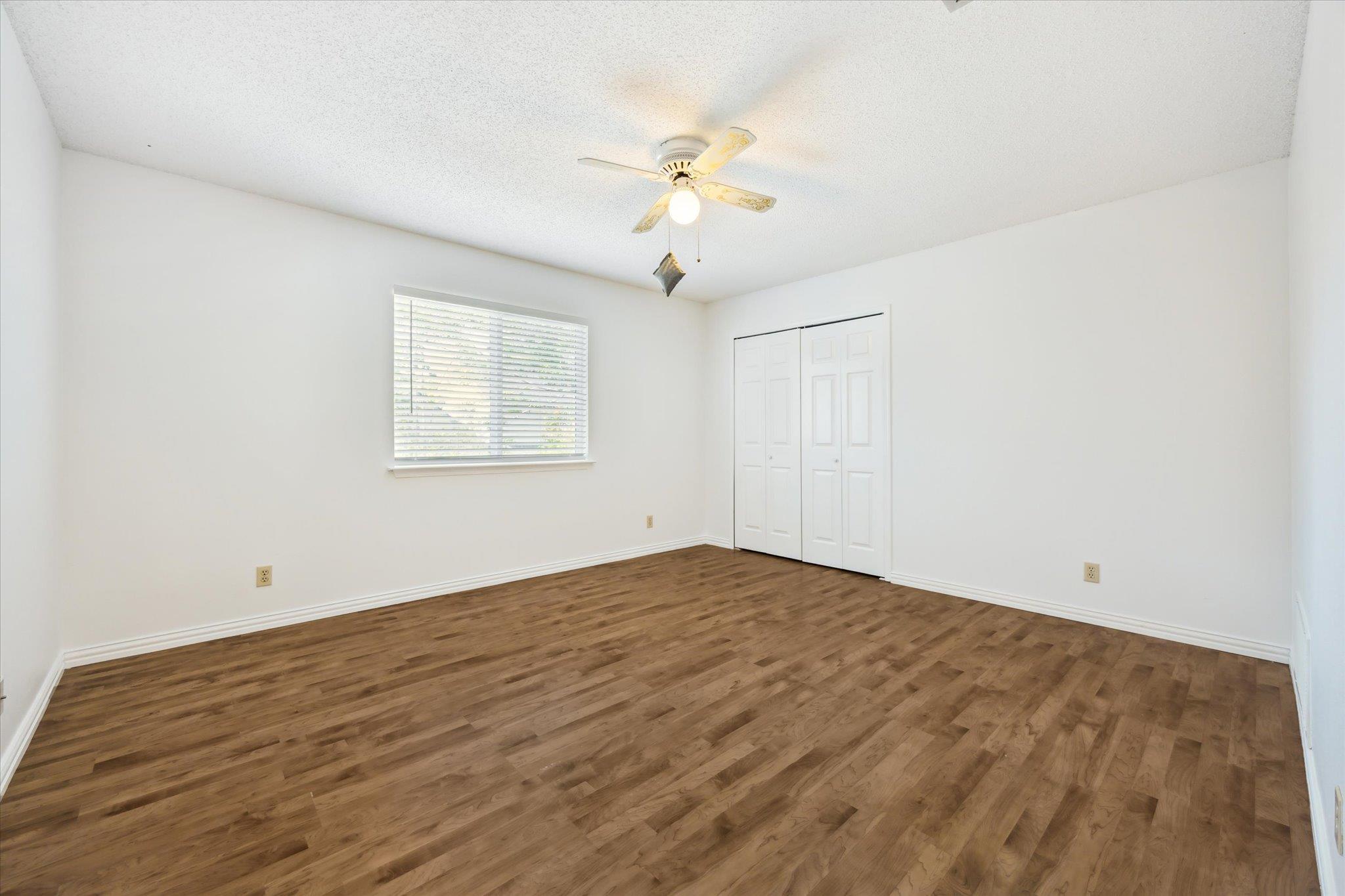 1102 Crestview St, Round Rock, TX 78681