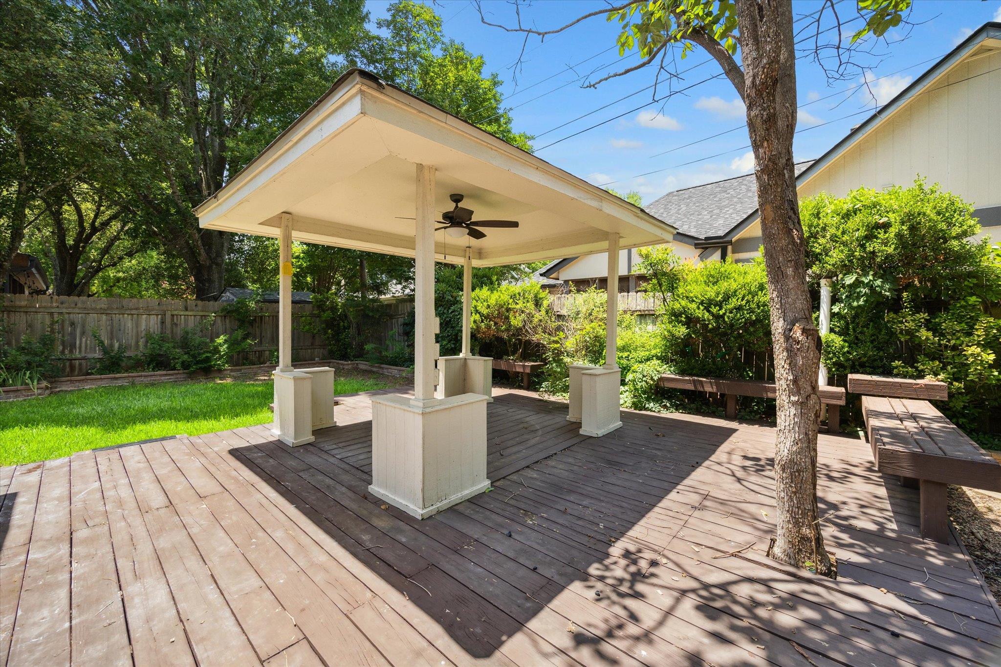 1102 Crestview St, Round Rock, TX 78681