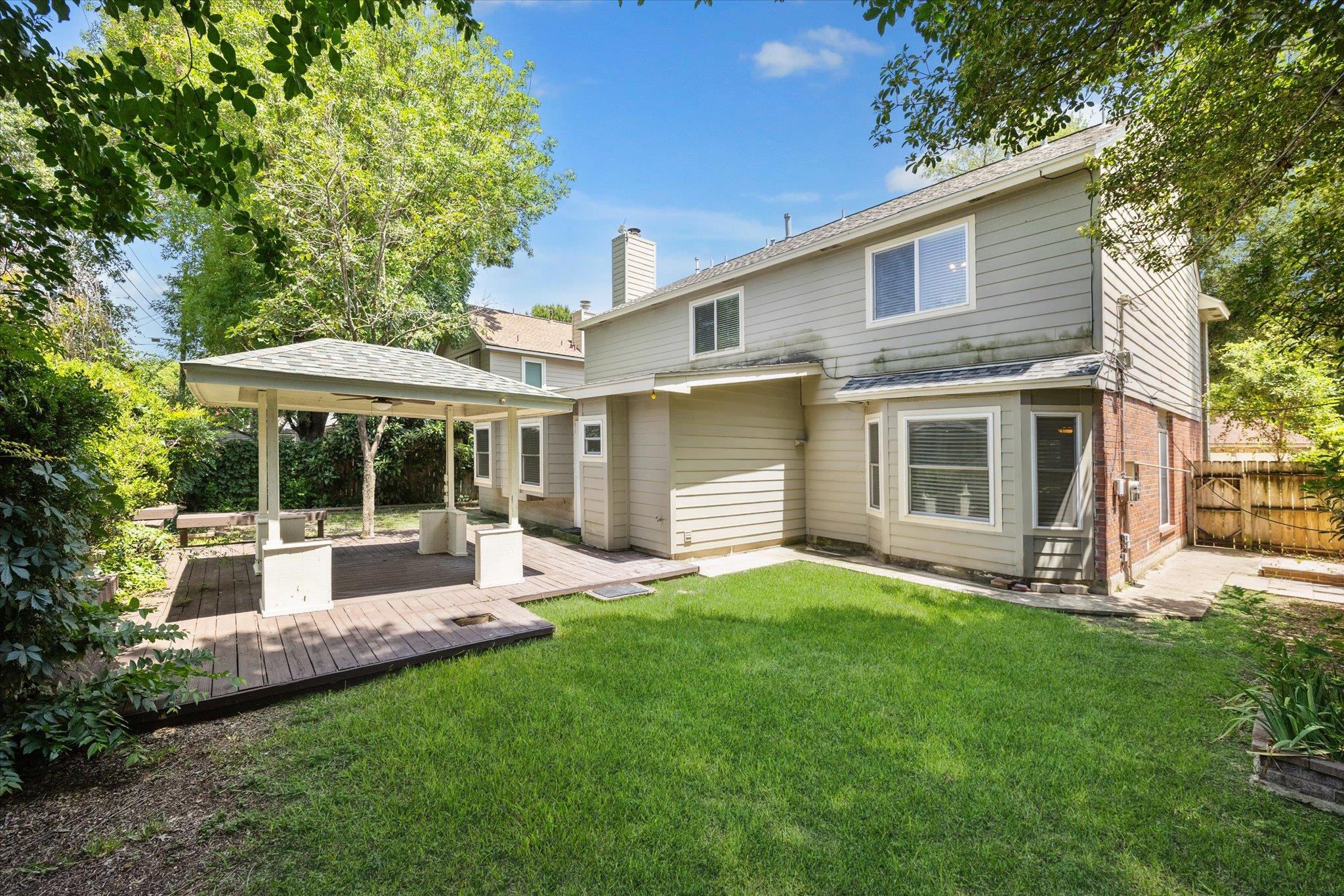 1102 Crestview St, Round Rock, TX 78681
