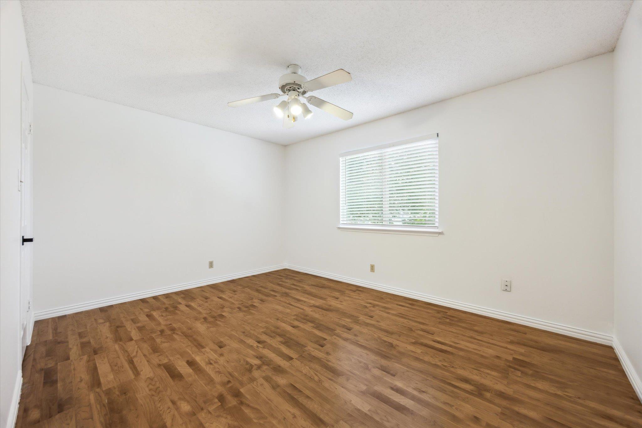 1102 Crestview St, Round Rock, TX 78681