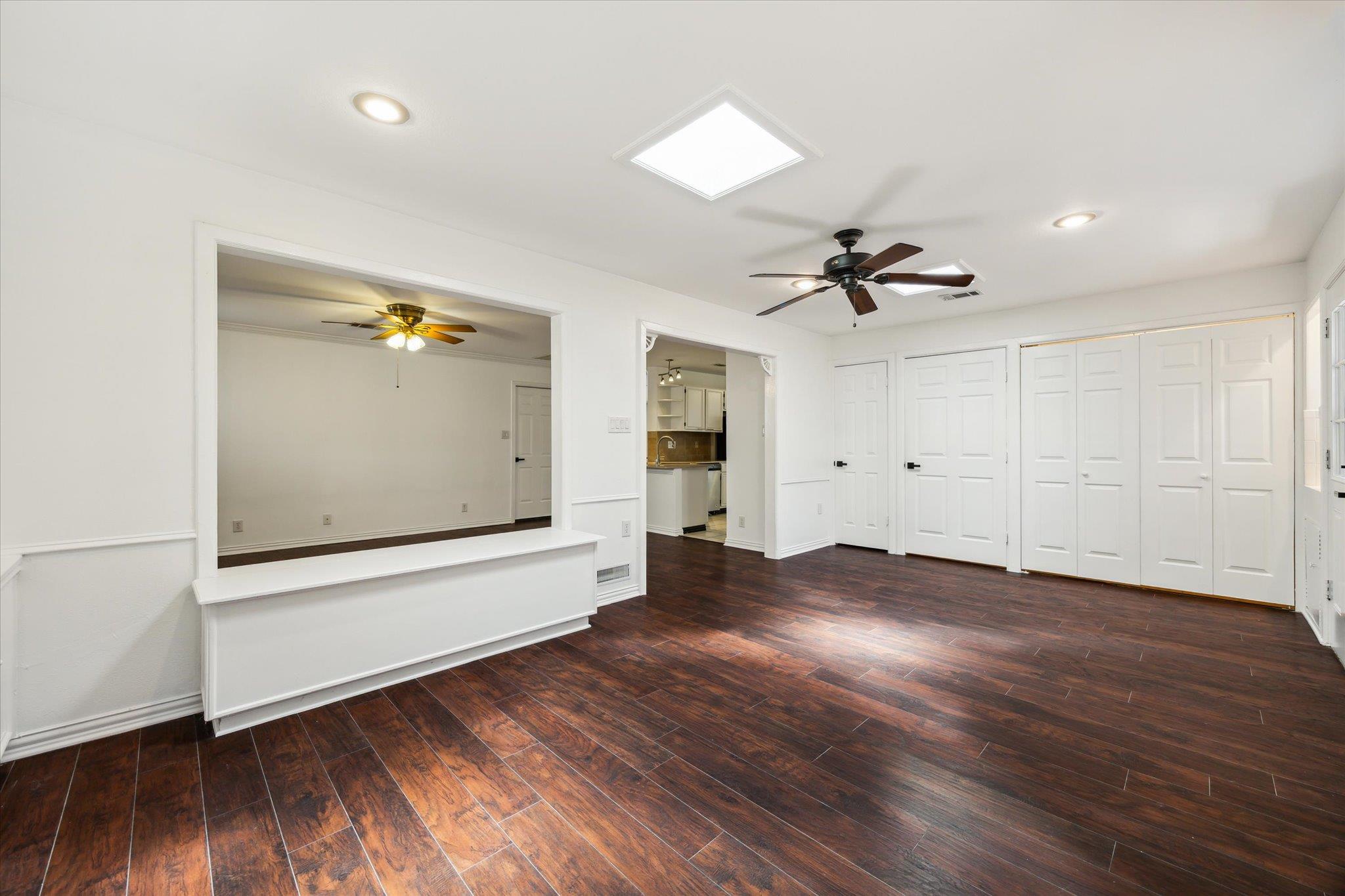 1102 Crestview St, Round Rock, TX 78681