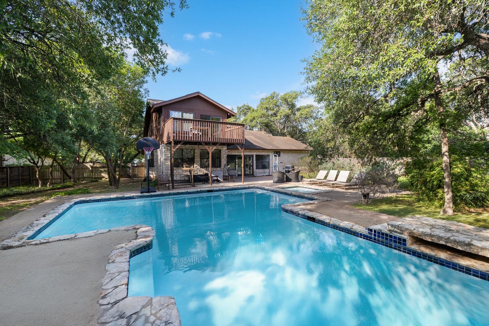 2 Chris Cv, Austin, TX 78746