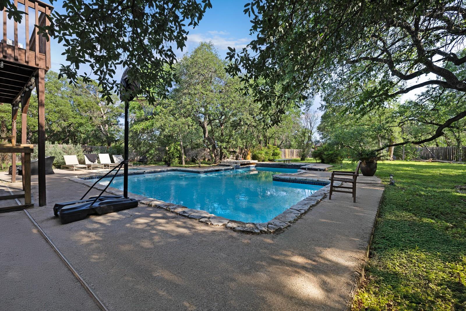 2 Chris Cv, Austin, TX 78746