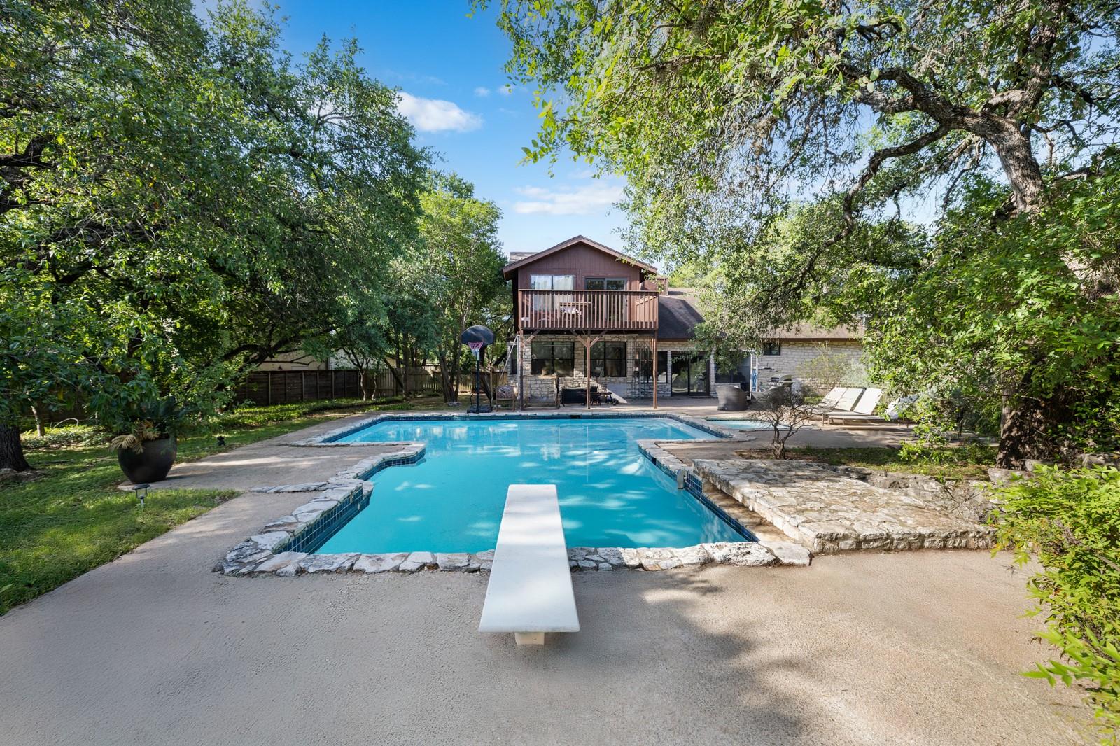 2 Chris Cv, Austin, TX 78746