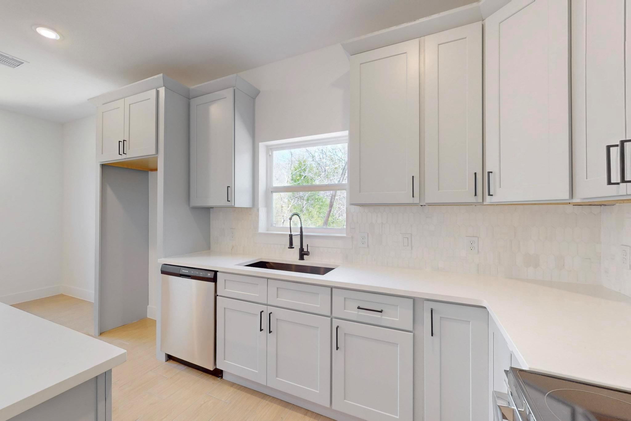 176 Kaelepulu Dr, Bastrop, TX 78602
