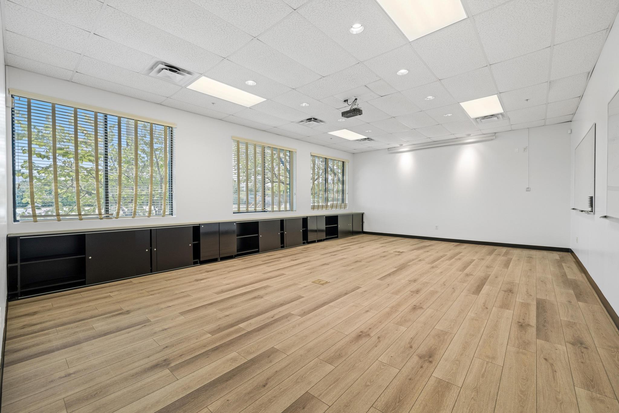 190 N Bagdad Rd, Leander, TX 78641