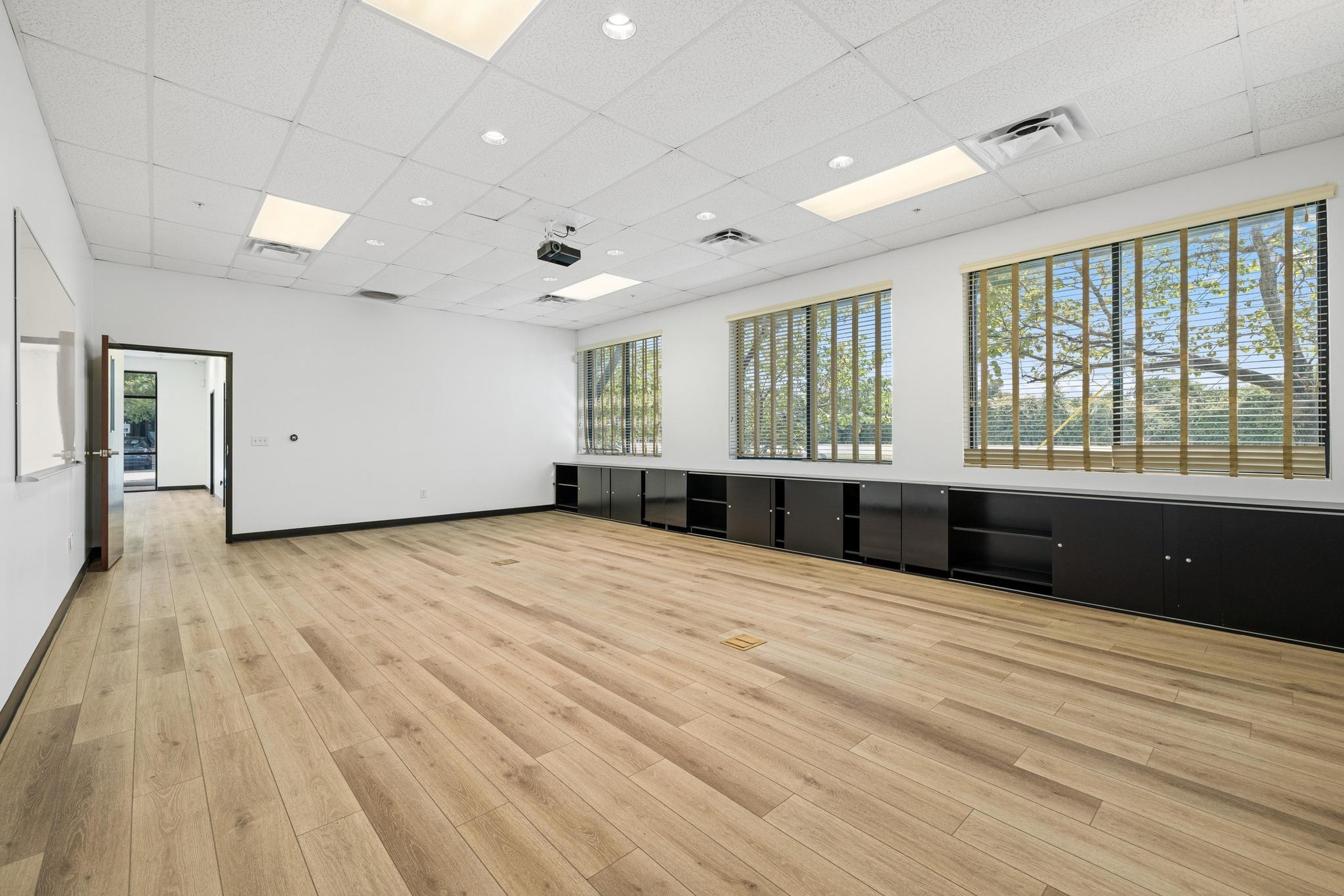 190 N Bagdad Rd, Leander, TX 78641