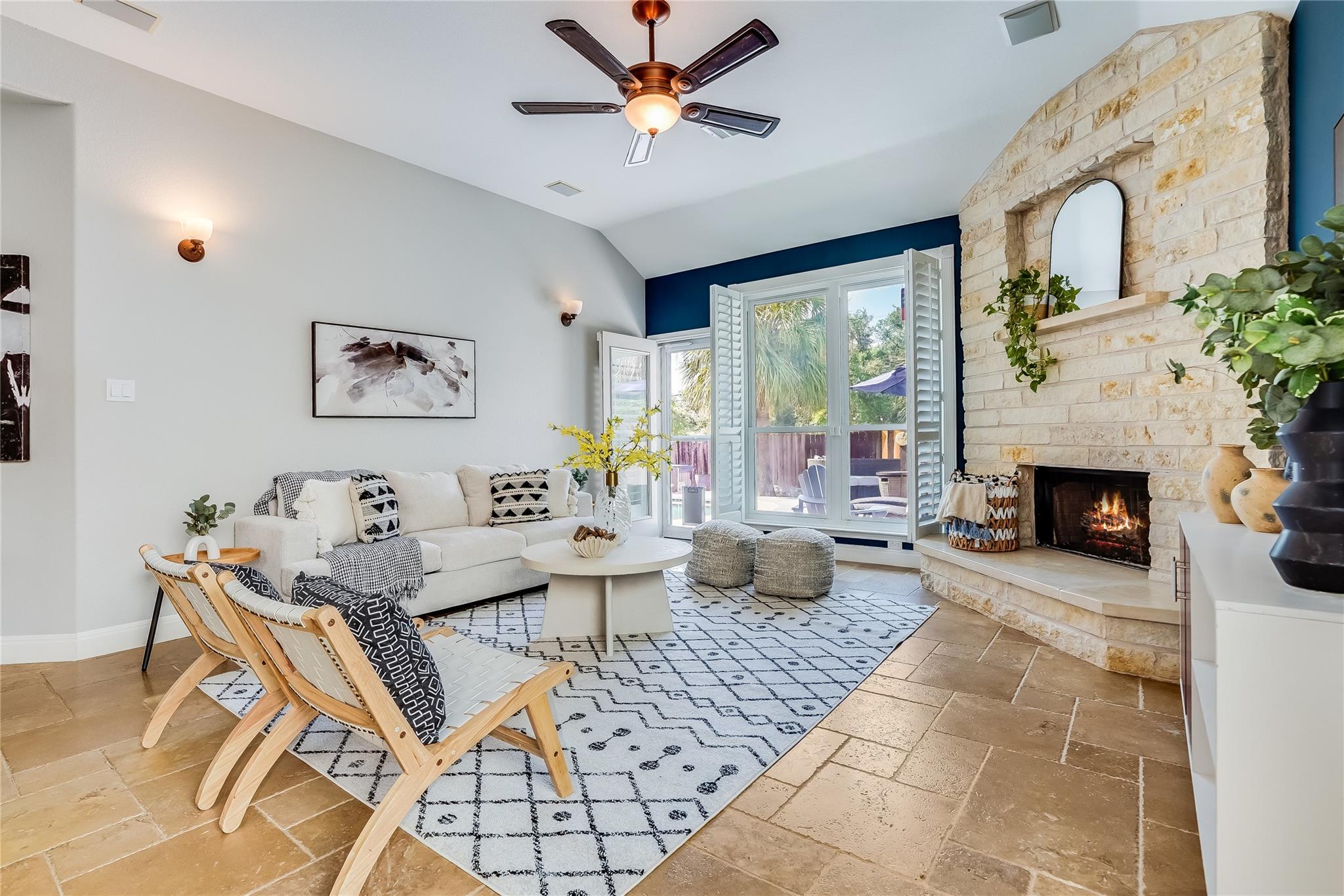 6101 Salcon Cliff Dr, Austin, TX 78749