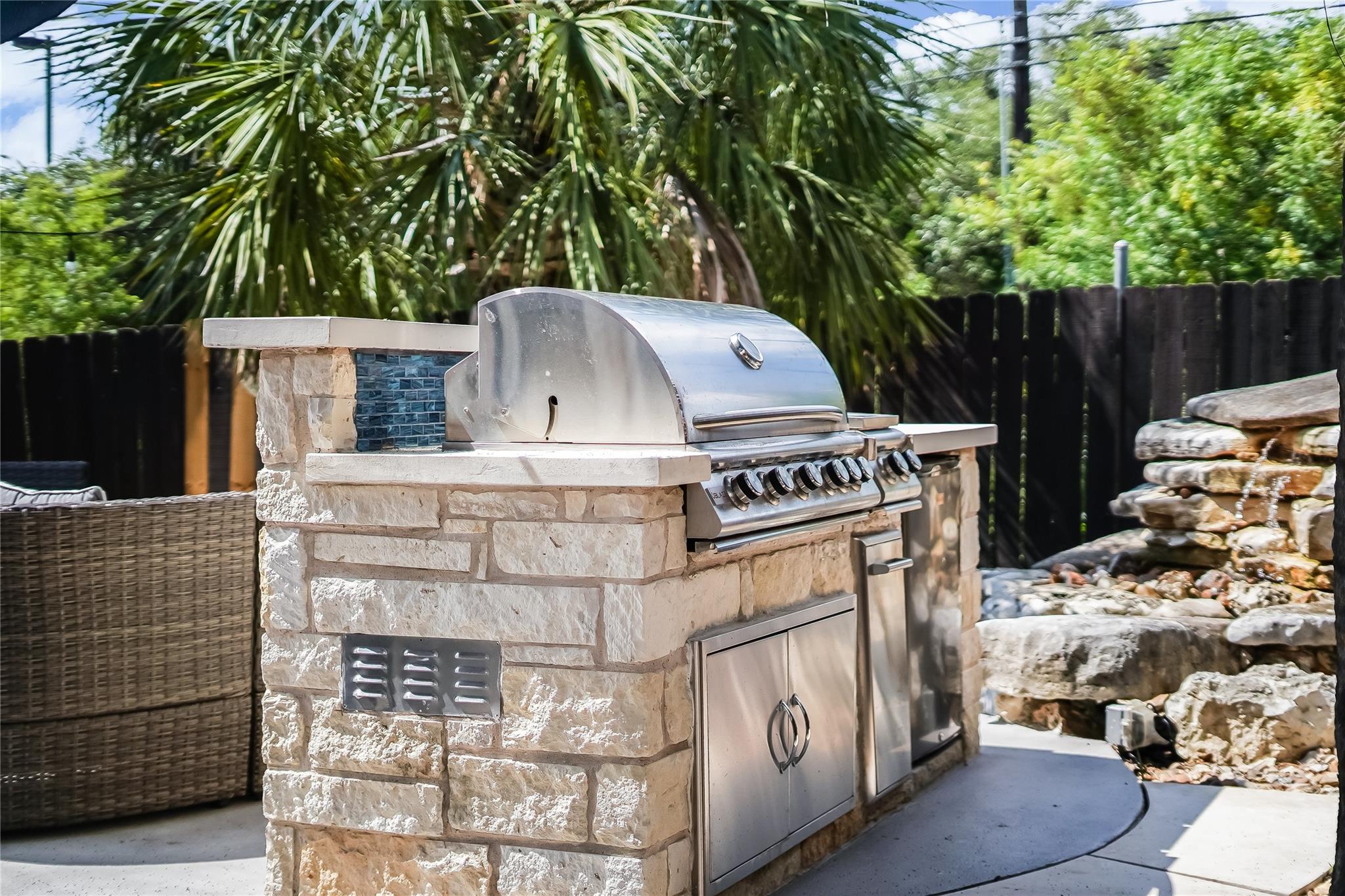 6101 Salcon Cliff Dr, Austin, TX 78749