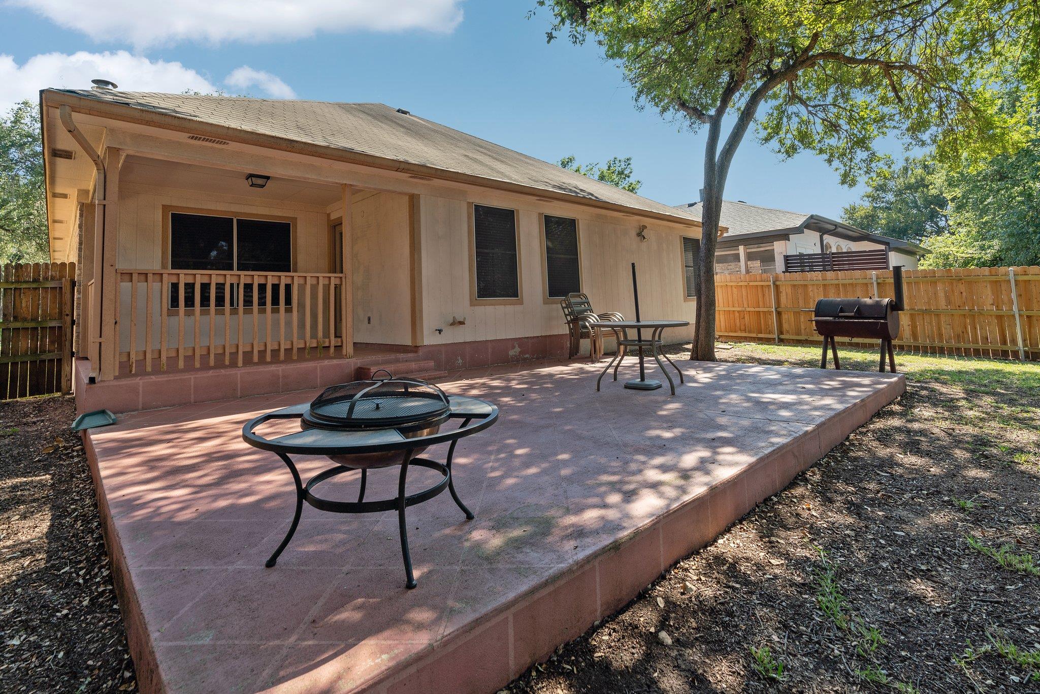2100 Desco Dr, Austin, TX 78748