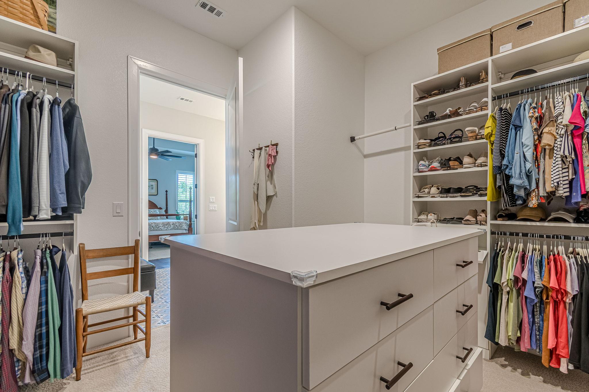 302 Sprinting Peak Dr, San Marcos, TX 78666