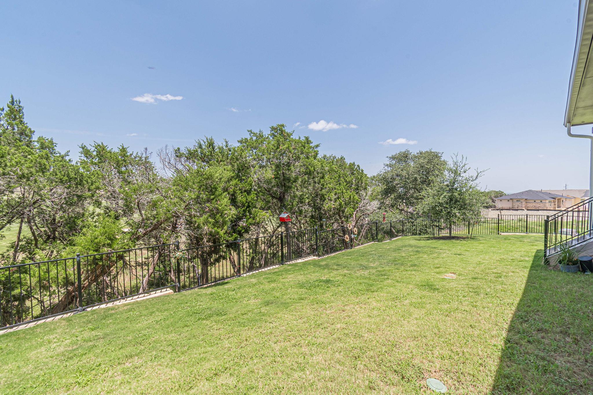 302 Sprinting Peak Dr, San Marcos, TX 78666