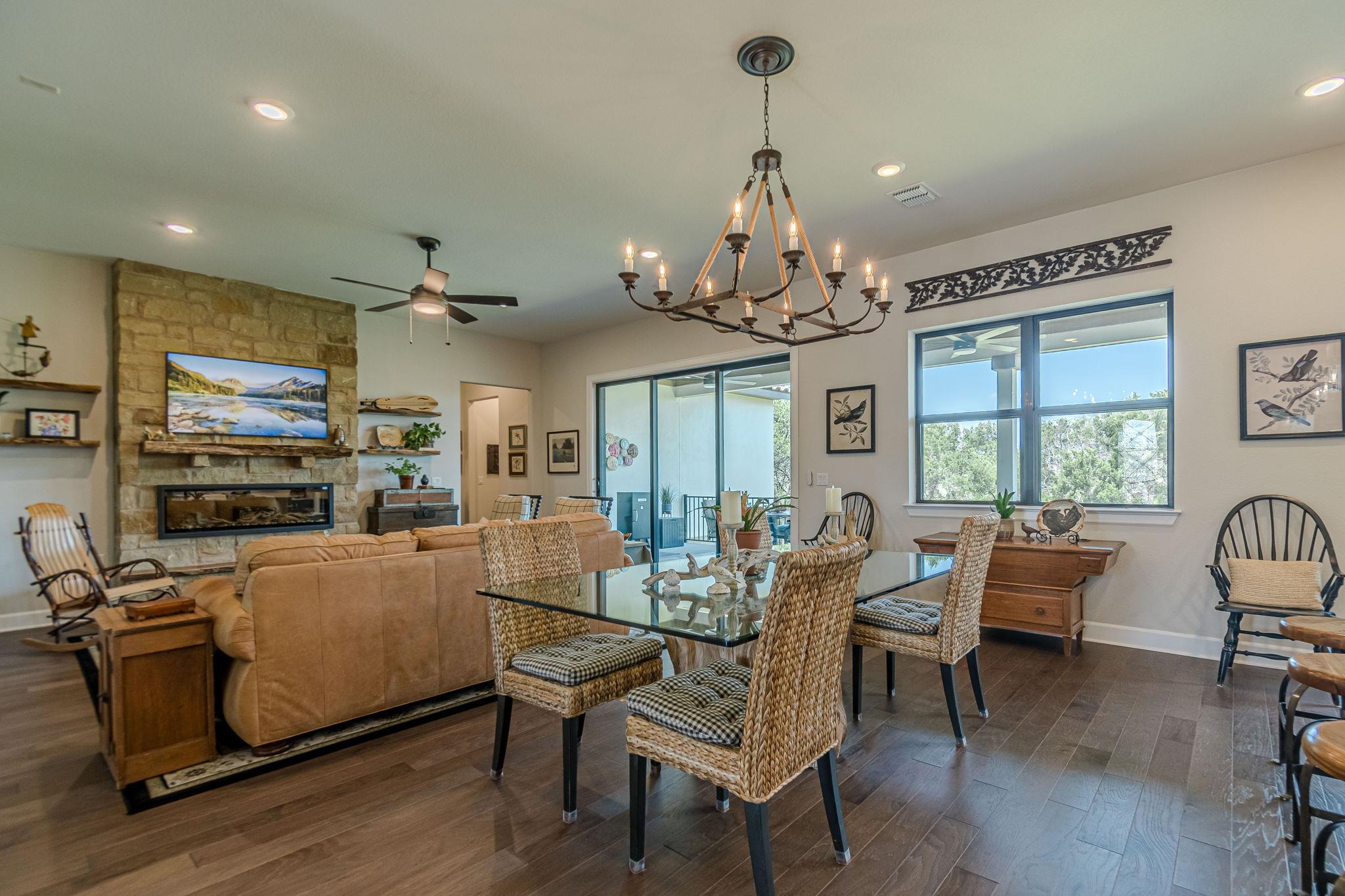 302 Sprinting Peak Dr, San Marcos, TX 78666