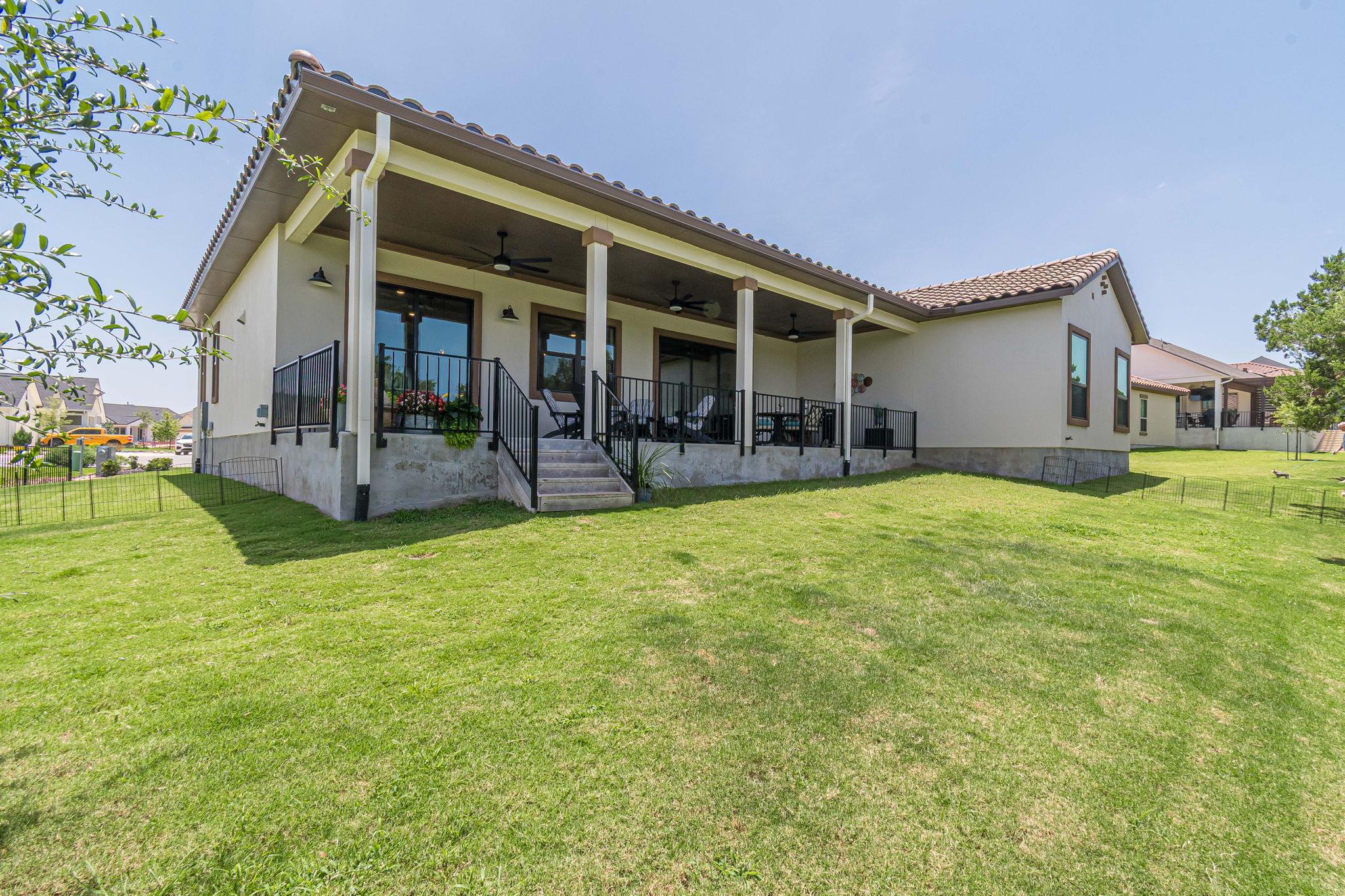 302 Sprinting Peak Dr, San Marcos, TX 78666