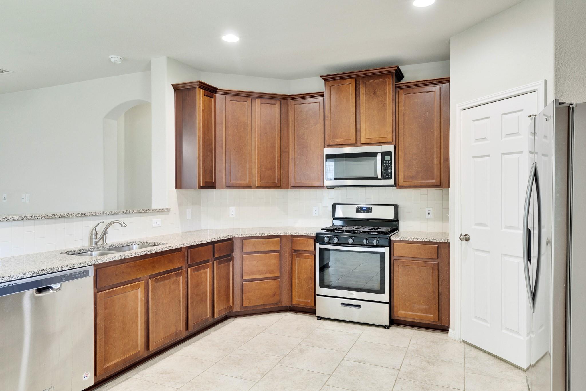 145 Pine Island Ln, Leander, TX 78641