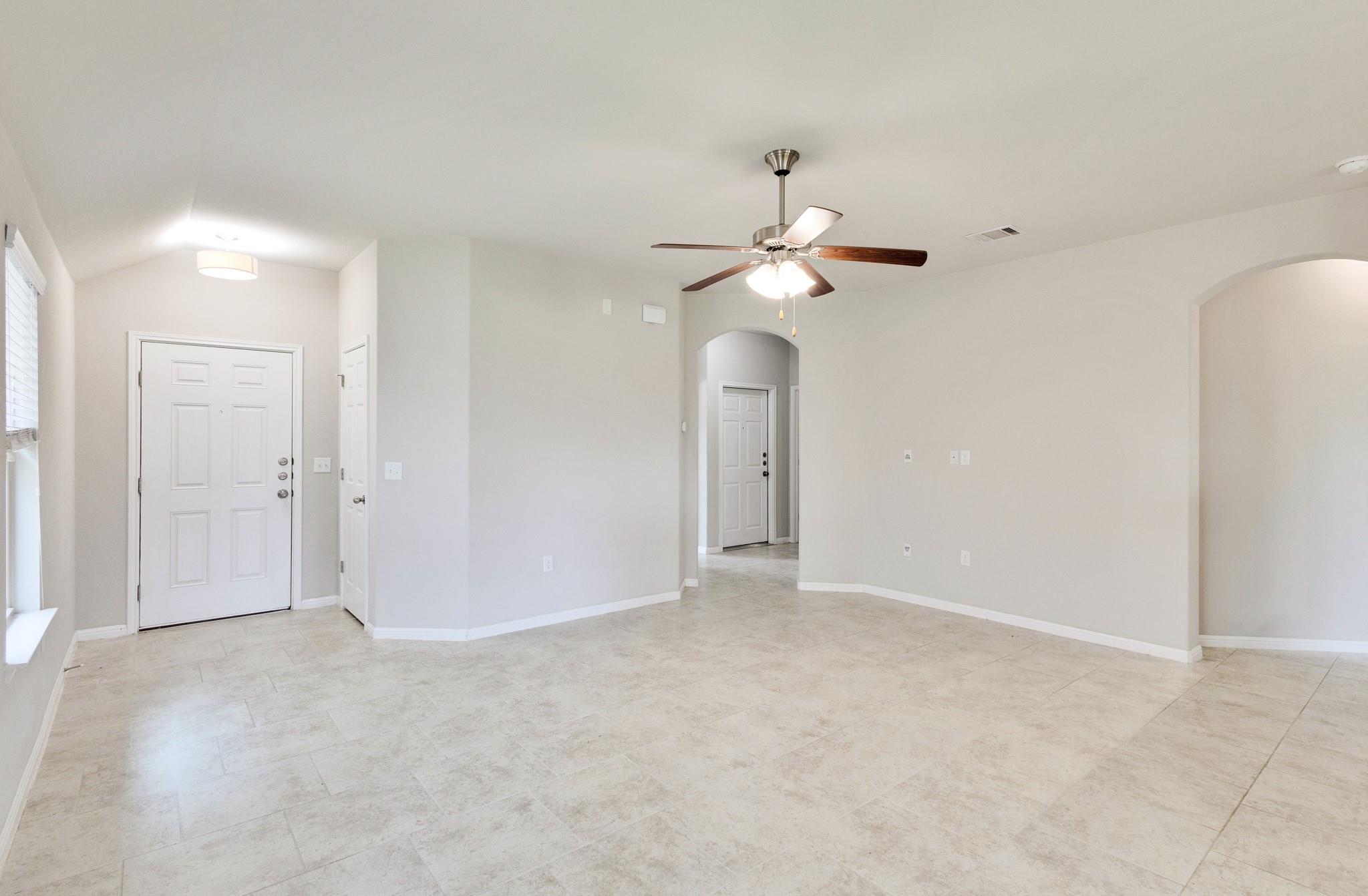 145 Pine Island Ln, Leander, TX 78641