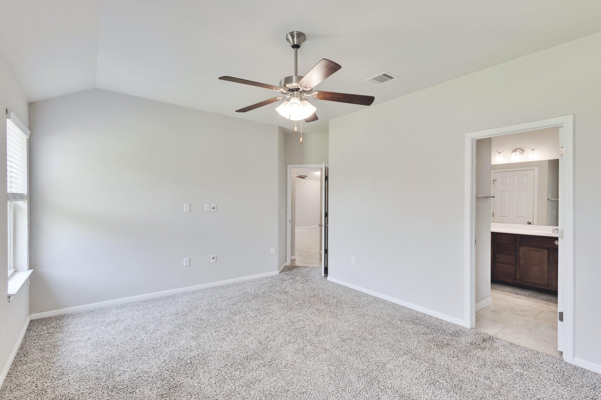 145 Pine Island Ln, Leander, TX 78641