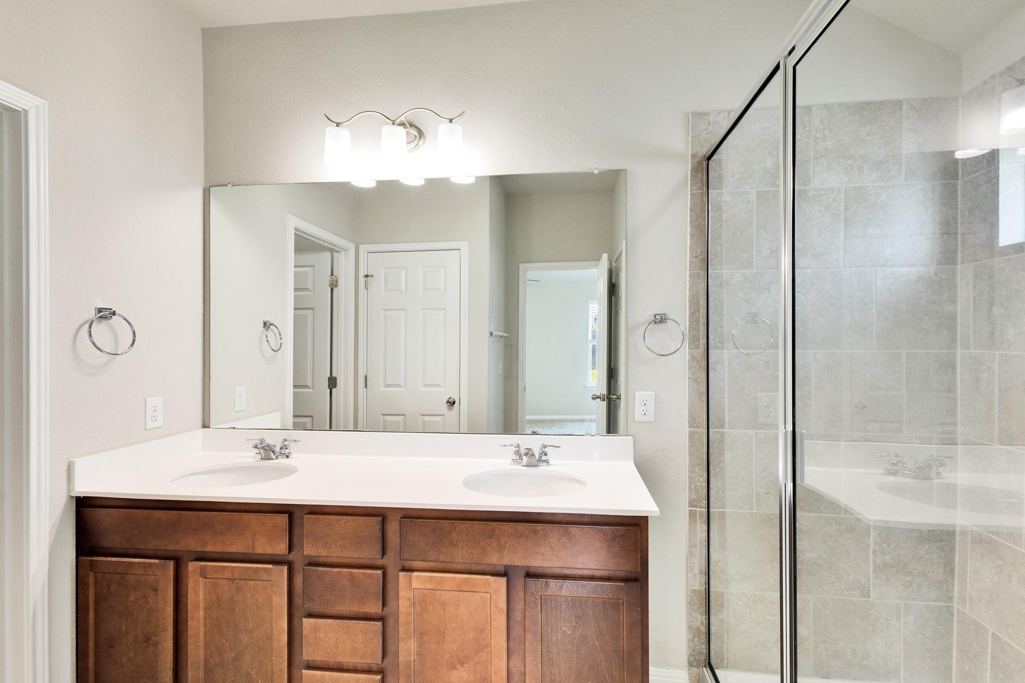 145 Pine Island Ln, Leander, TX 78641