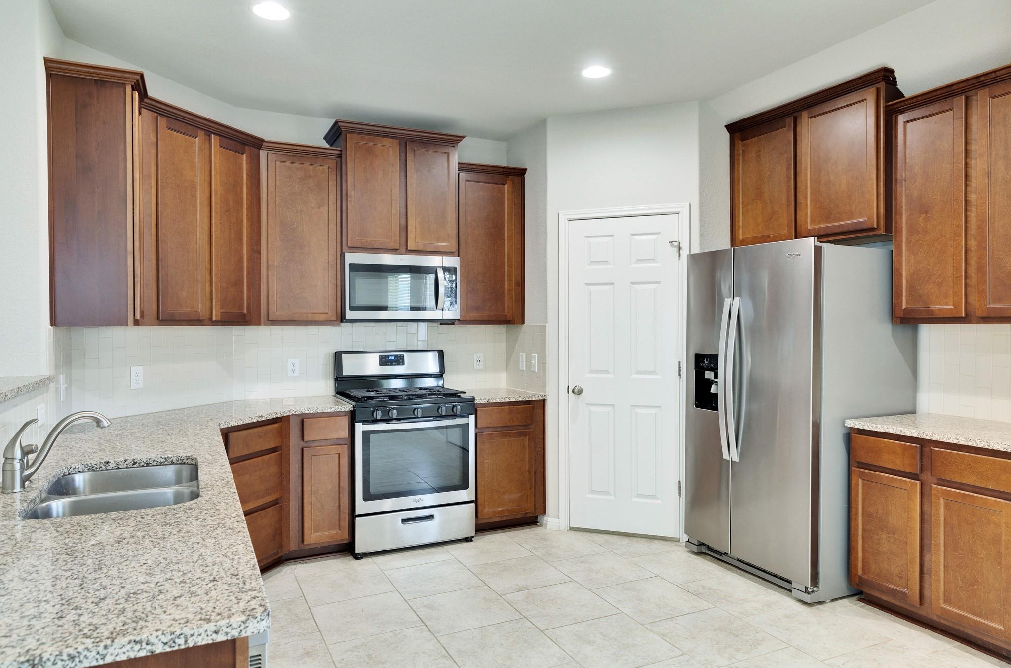 145 Pine Island Ln, Leander, TX 78641