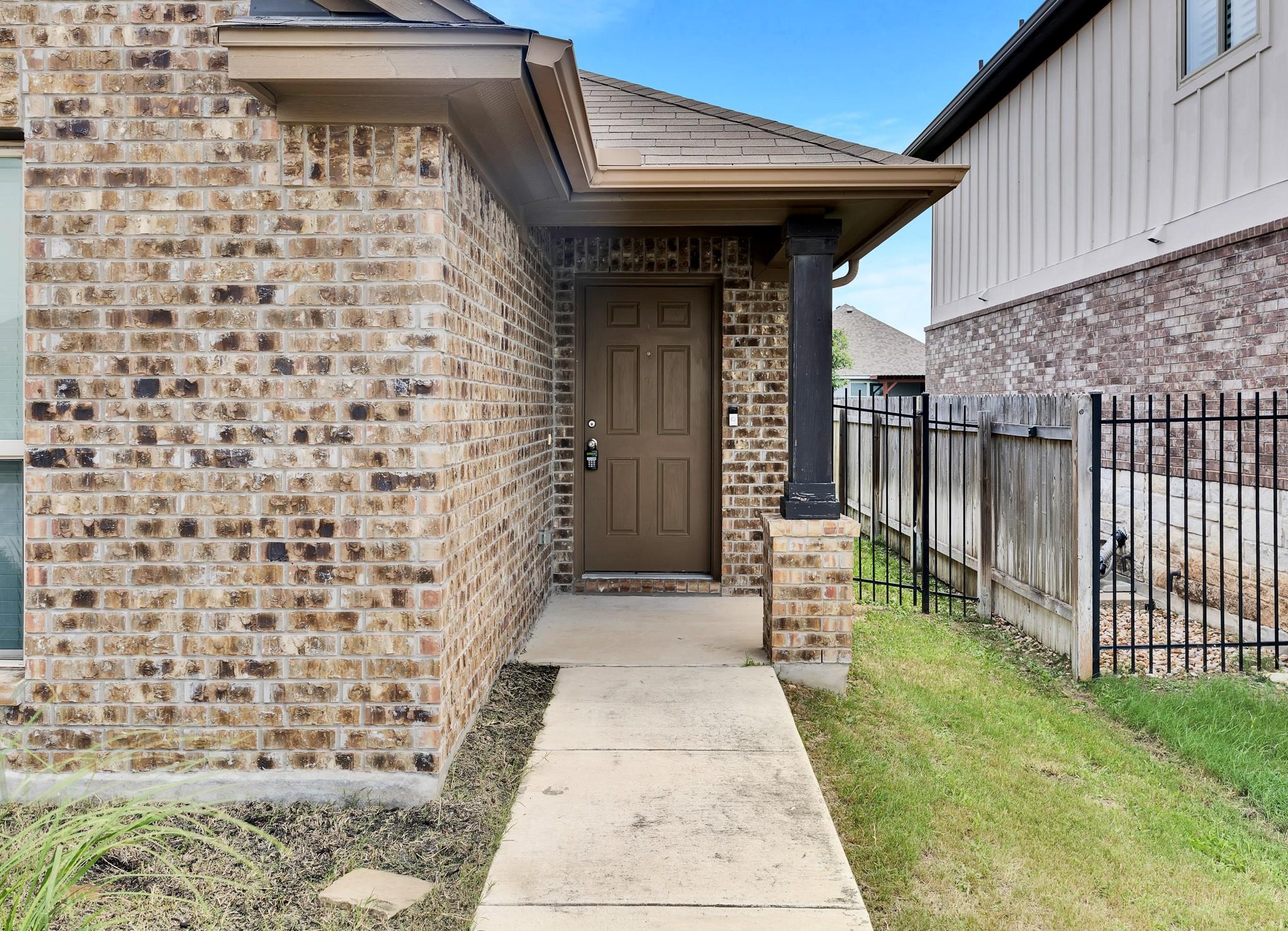 145 Pine Island Ln, Leander, TX 78641