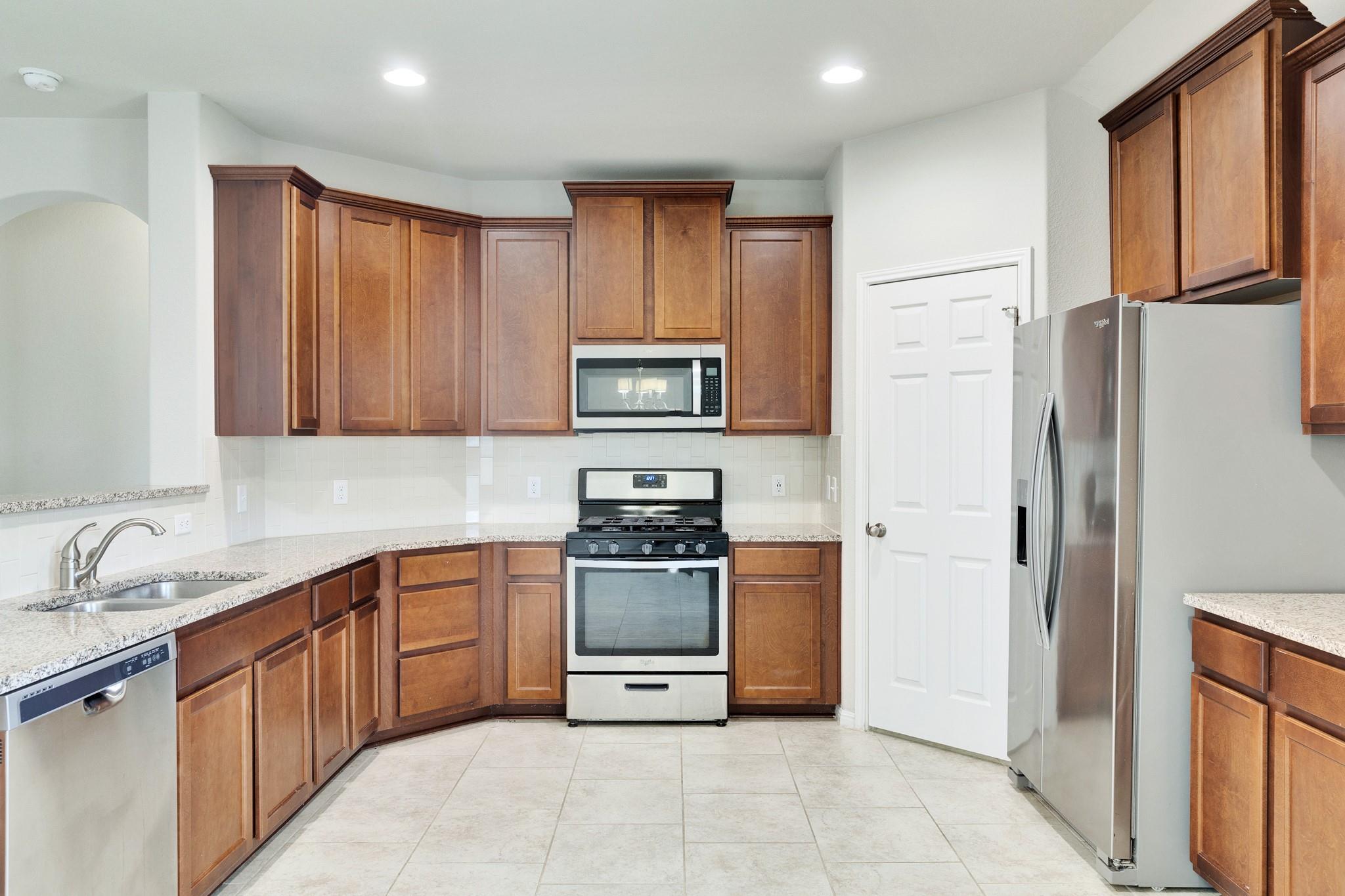 145 Pine Island Ln, Leander, TX 78641