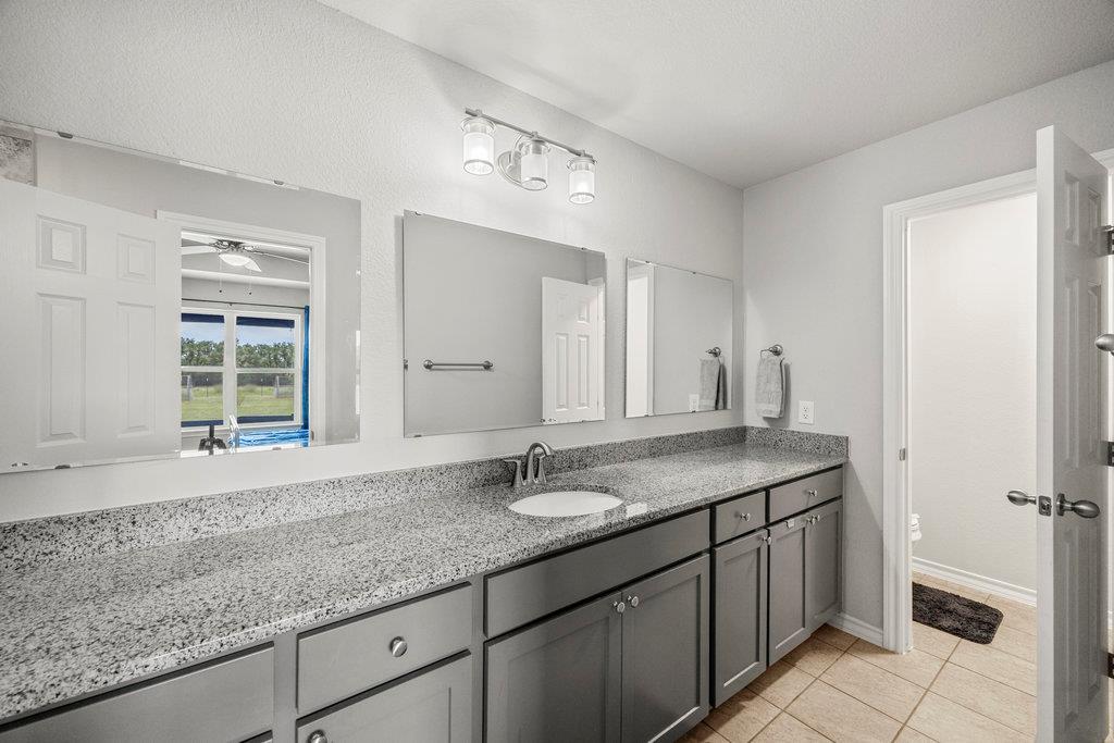 639 Blackbuck Ridge Dr, Lampasas, TX 76550