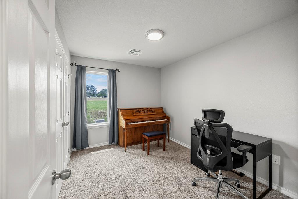 639 Blackbuck Ridge Dr, Lampasas, TX 76550