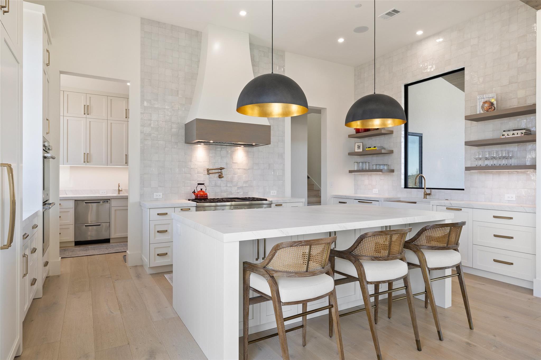 5805 Twin Peaks Trce, Austin, TX 78738