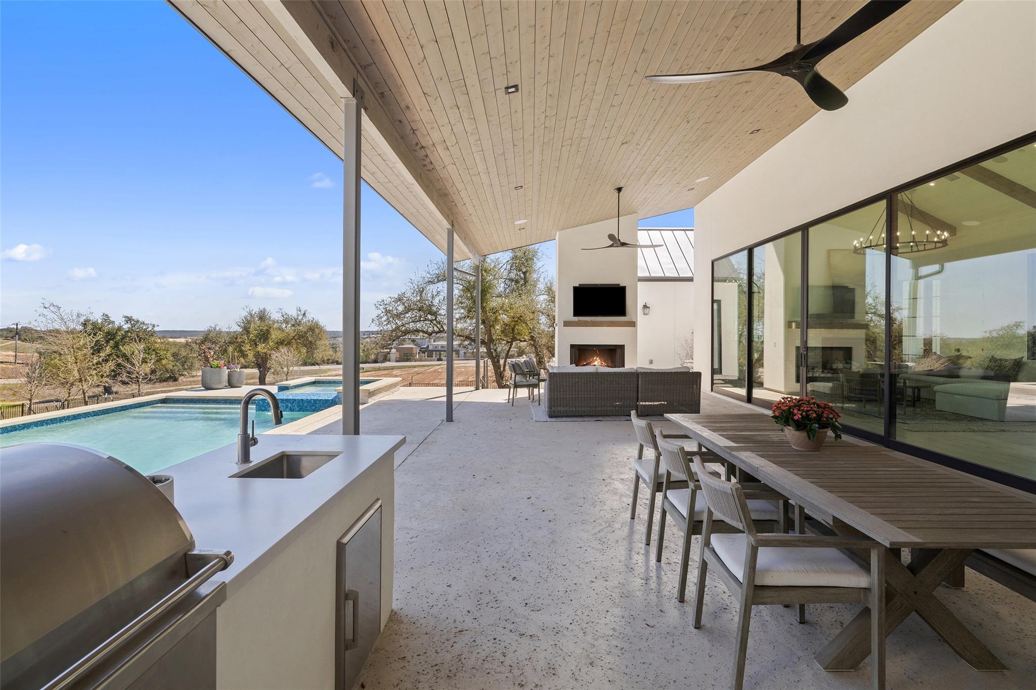 5805 Twin Peaks Trce, Austin, TX 78738