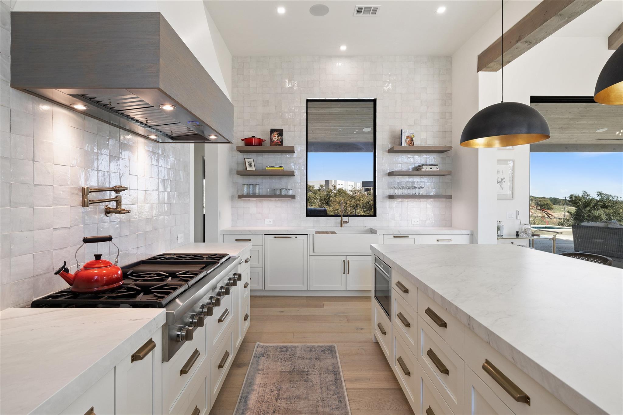 5805 Twin Peaks Trce, Austin, TX 78738