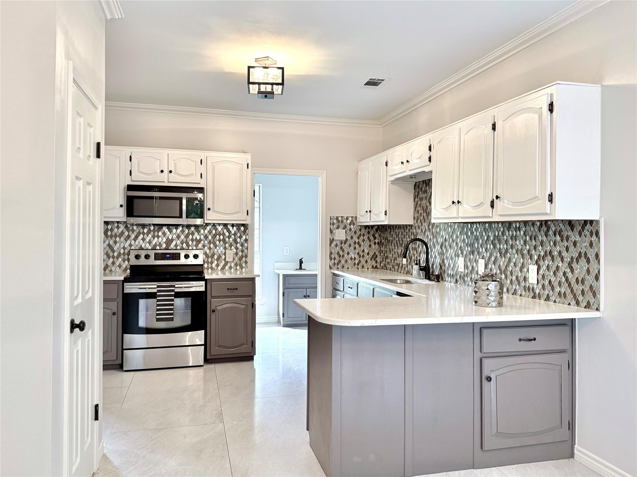 1903 Canyon Edge Dr, Austin, TX 78733