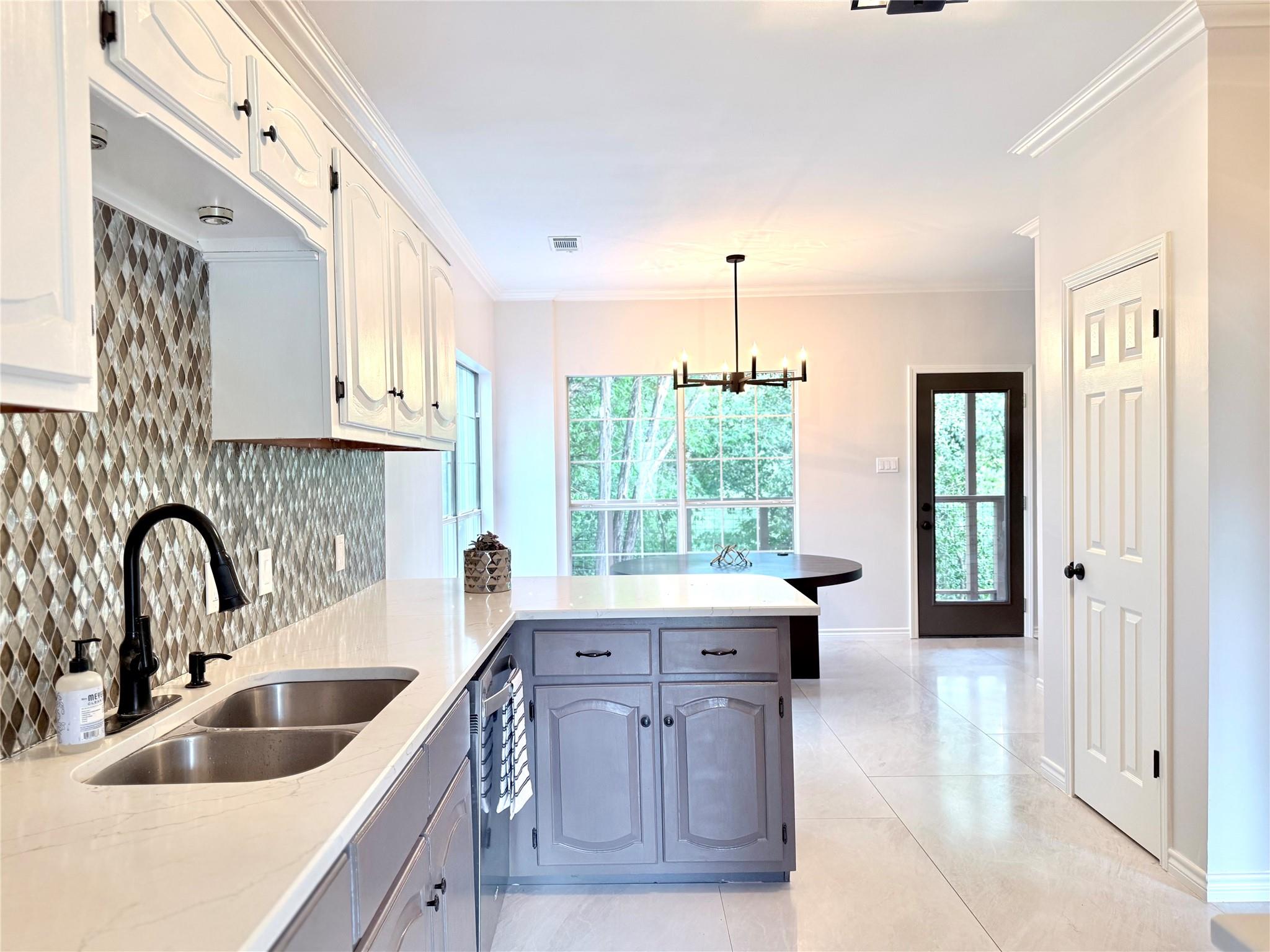 1903 Canyon Edge Dr, Austin, TX 78733