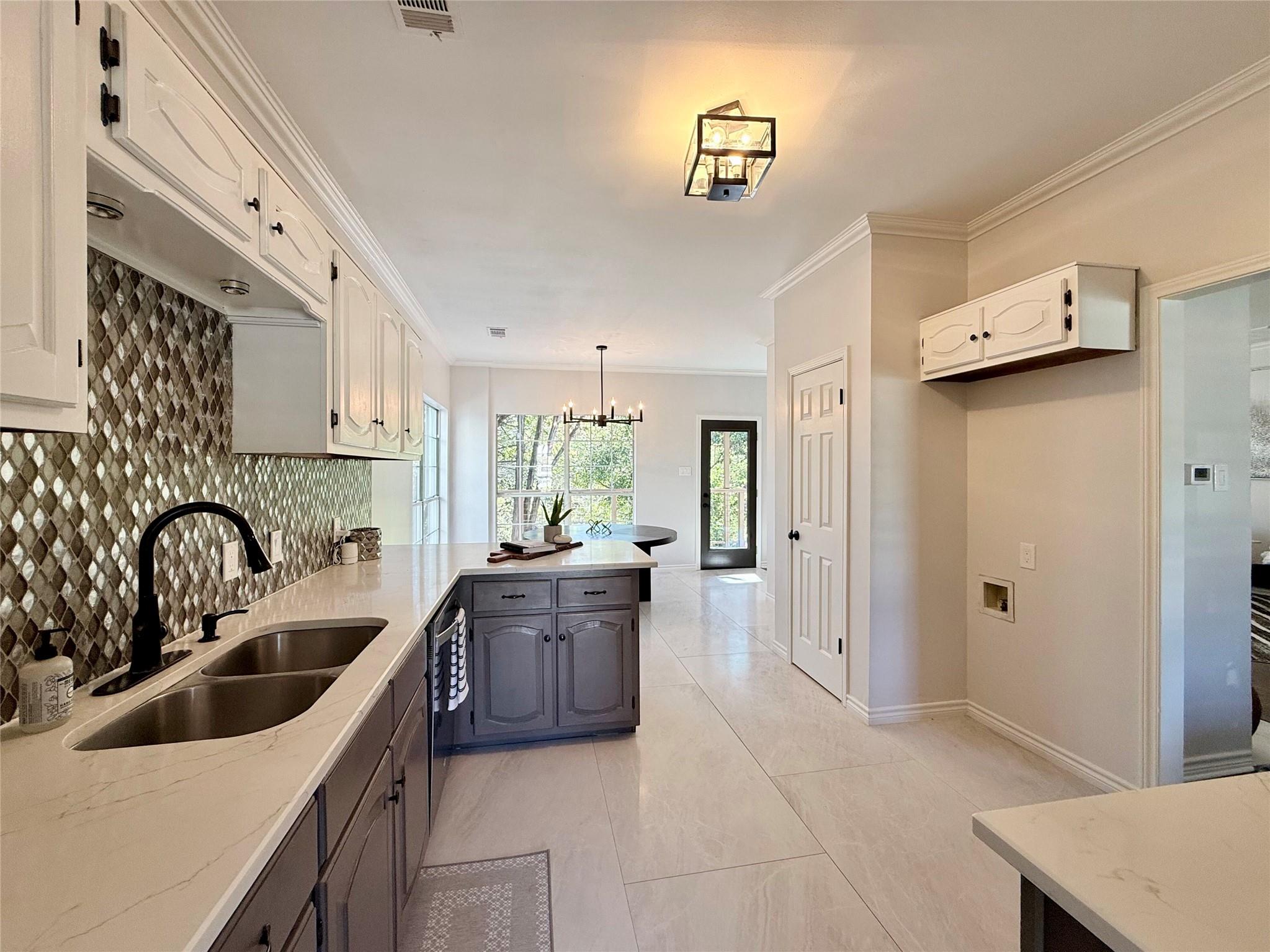 1903 Canyon Edge Dr, Austin, TX 78733