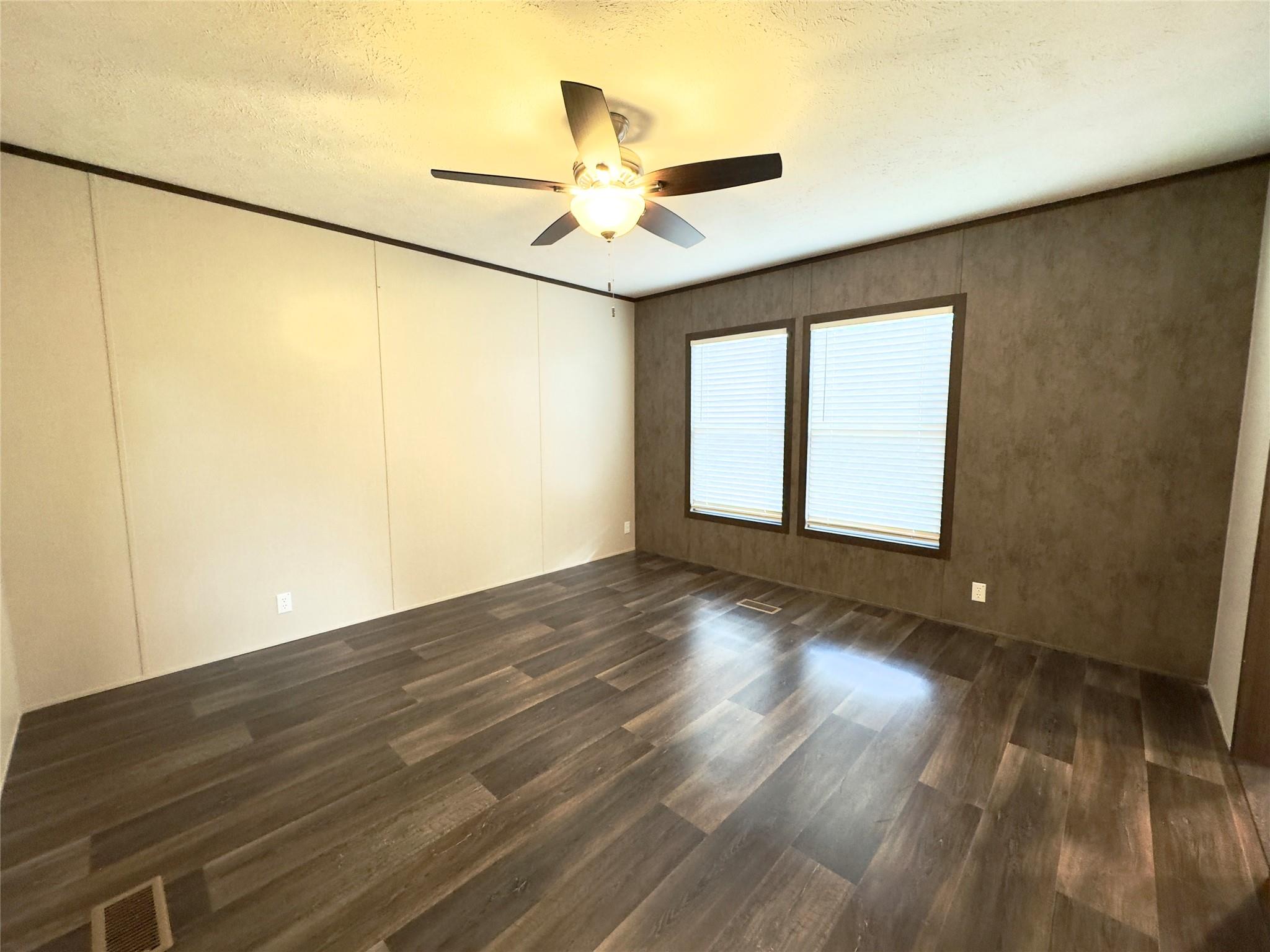 268 Flaming Oak Dr, Bastrop, TX 78602