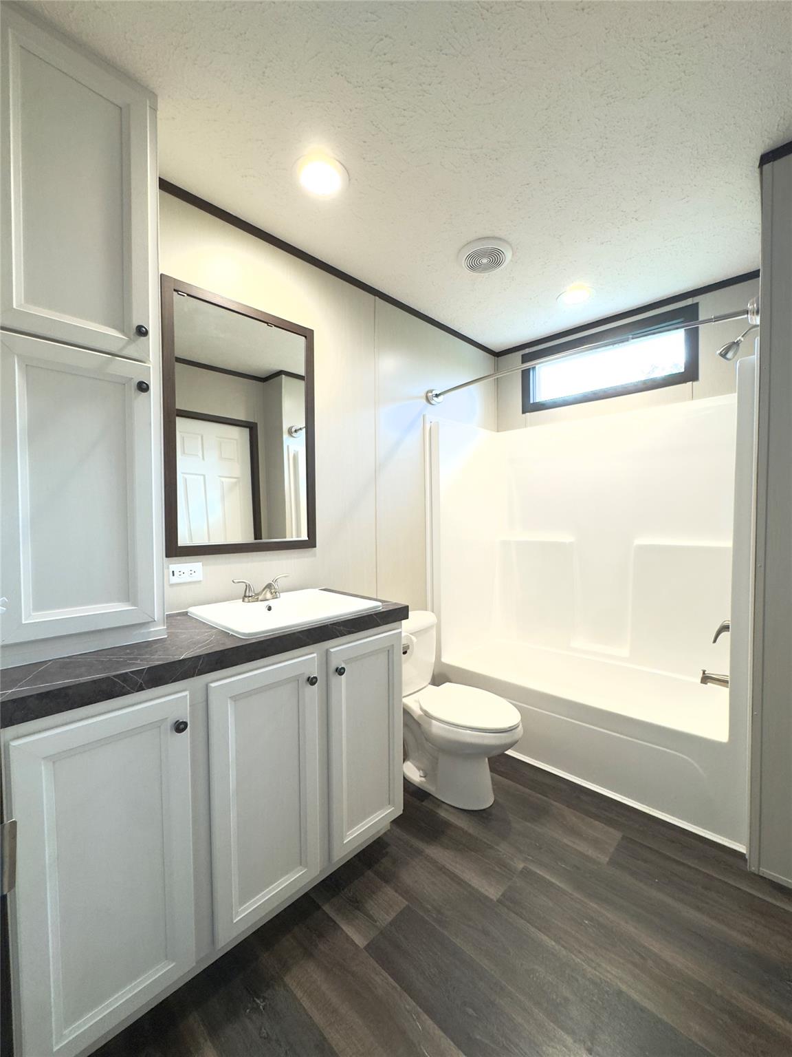 268 Flaming Oak Dr, Bastrop, TX 78602