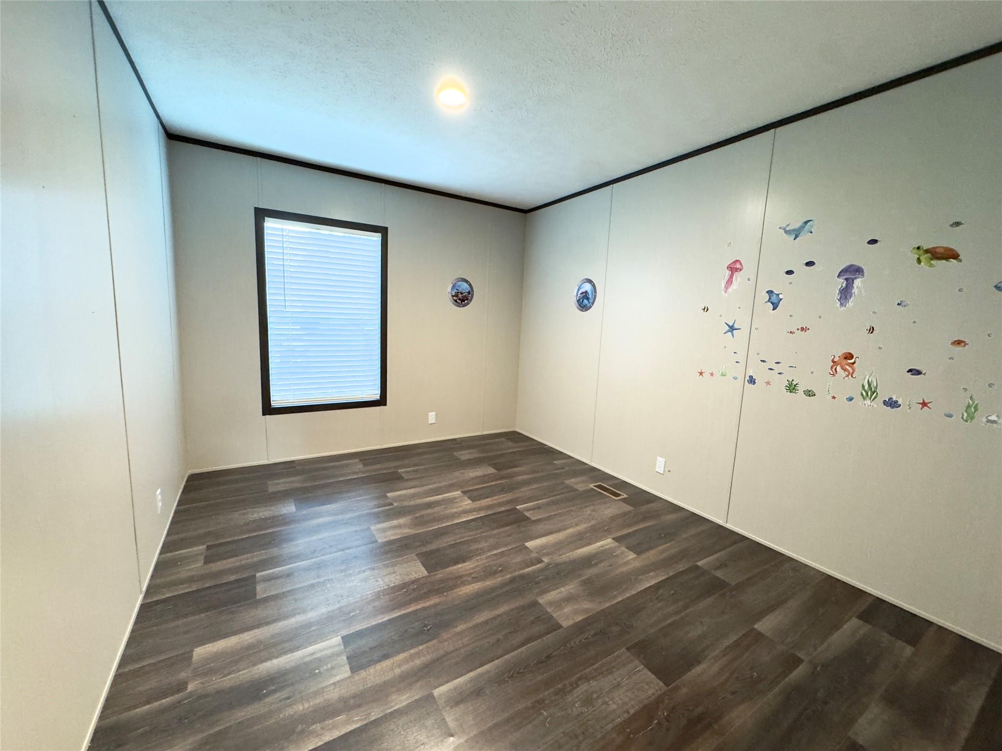 268 Flaming Oak Dr, Bastrop, TX 78602