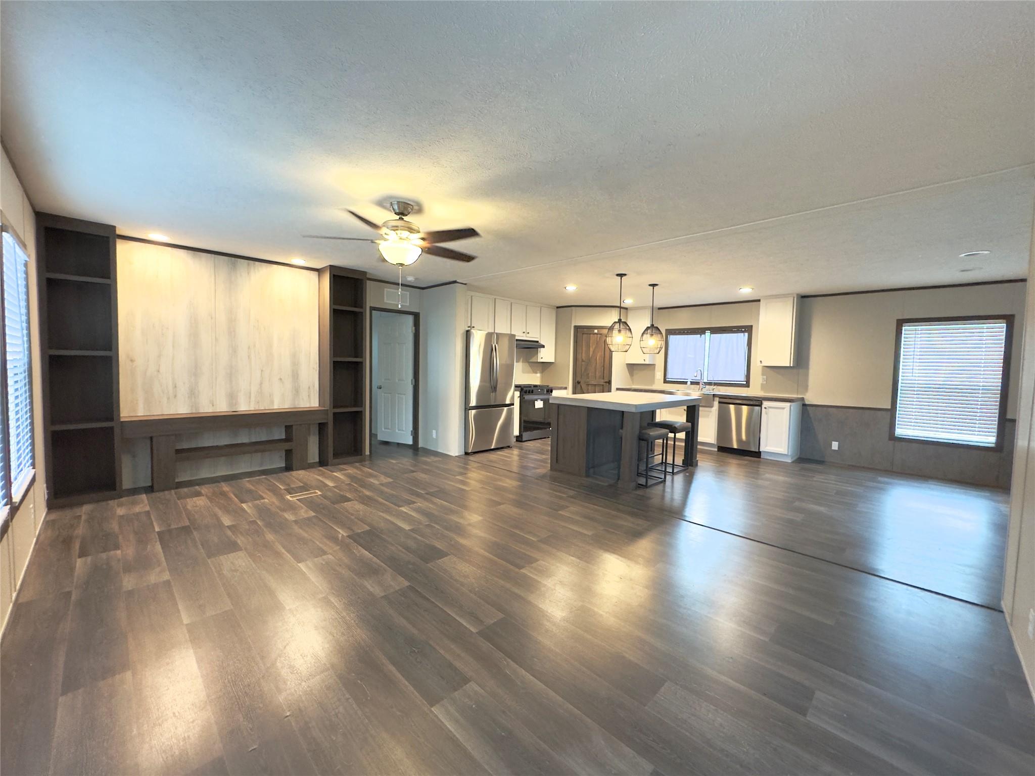 268 Flaming Oak Dr, Bastrop, TX 78602