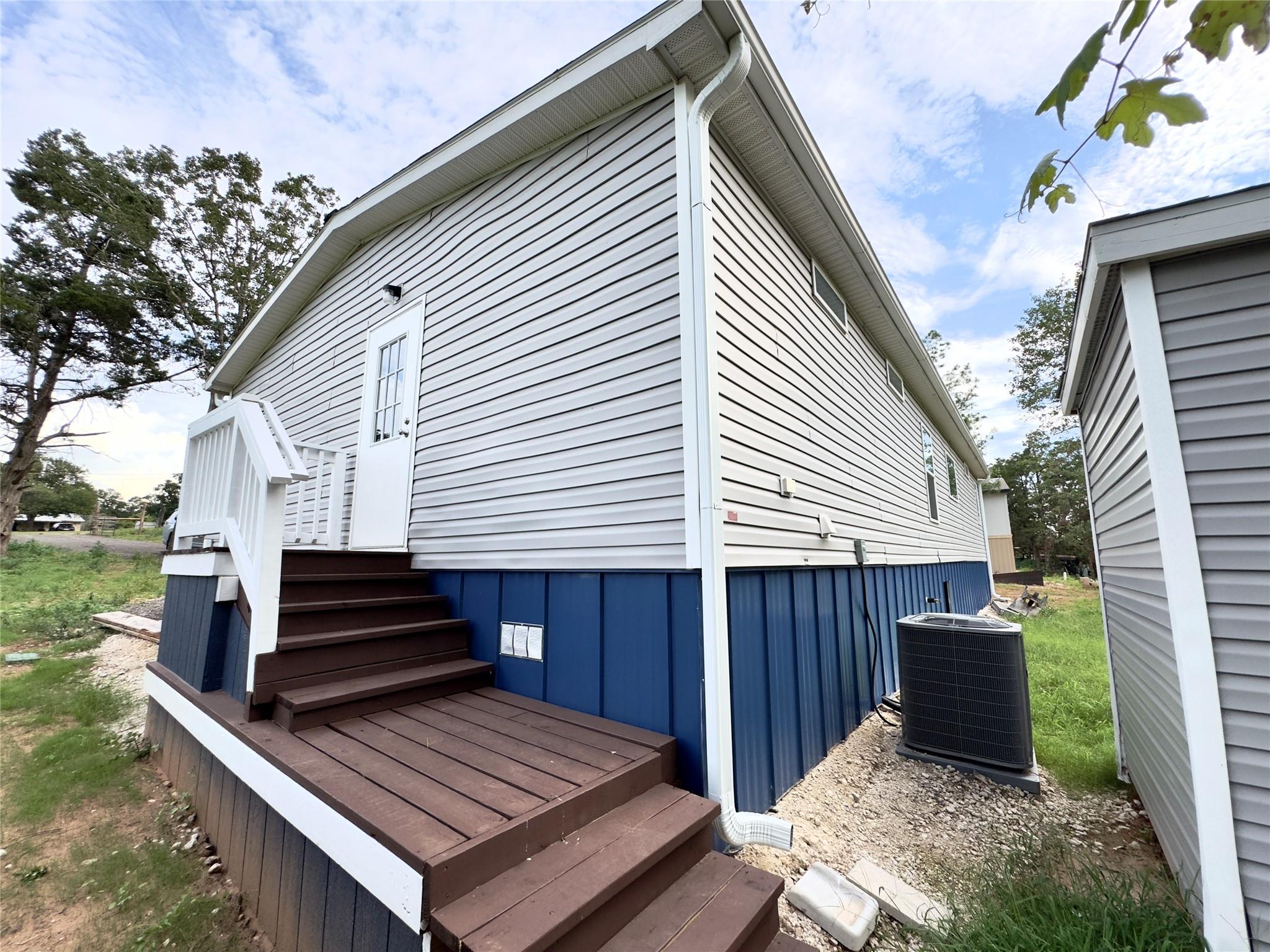 268 Flaming Oak Dr, Bastrop, TX 78602