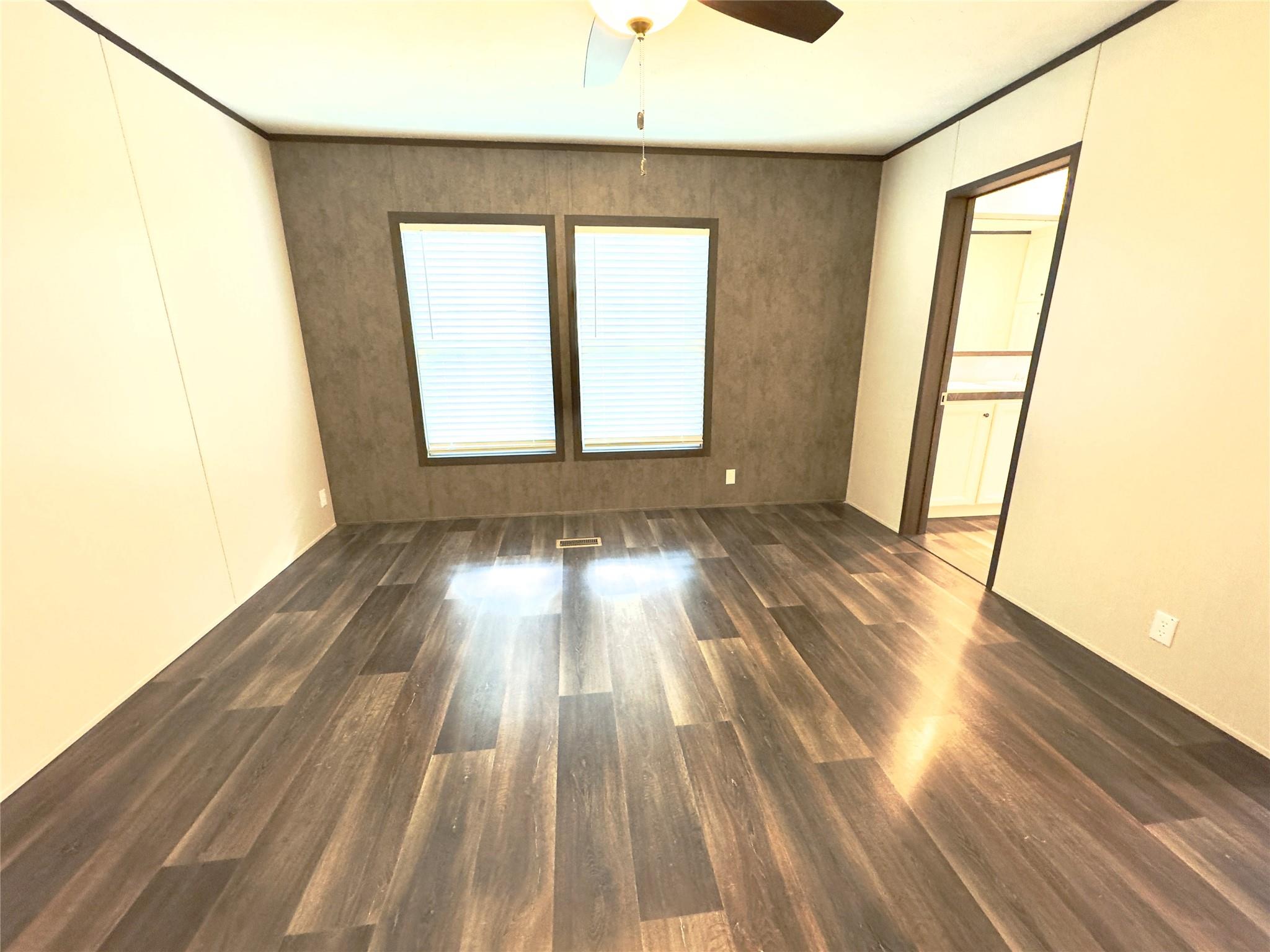 268 Flaming Oak Dr, Bastrop, TX 78602