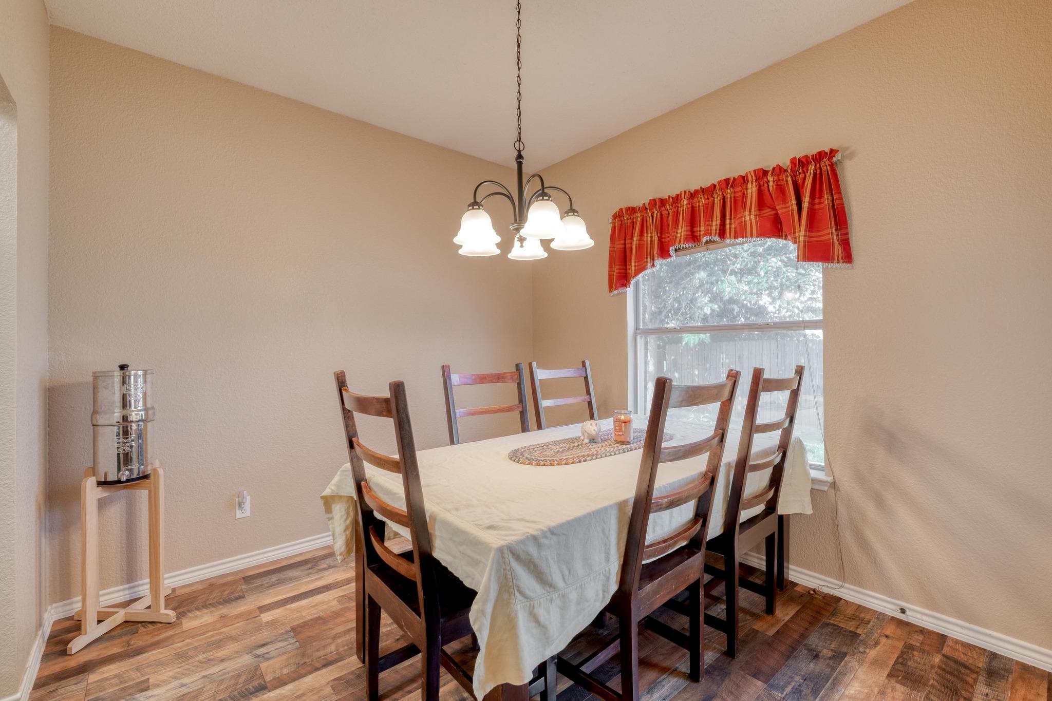 304 Lydia Ln, Thrall, TX 76578