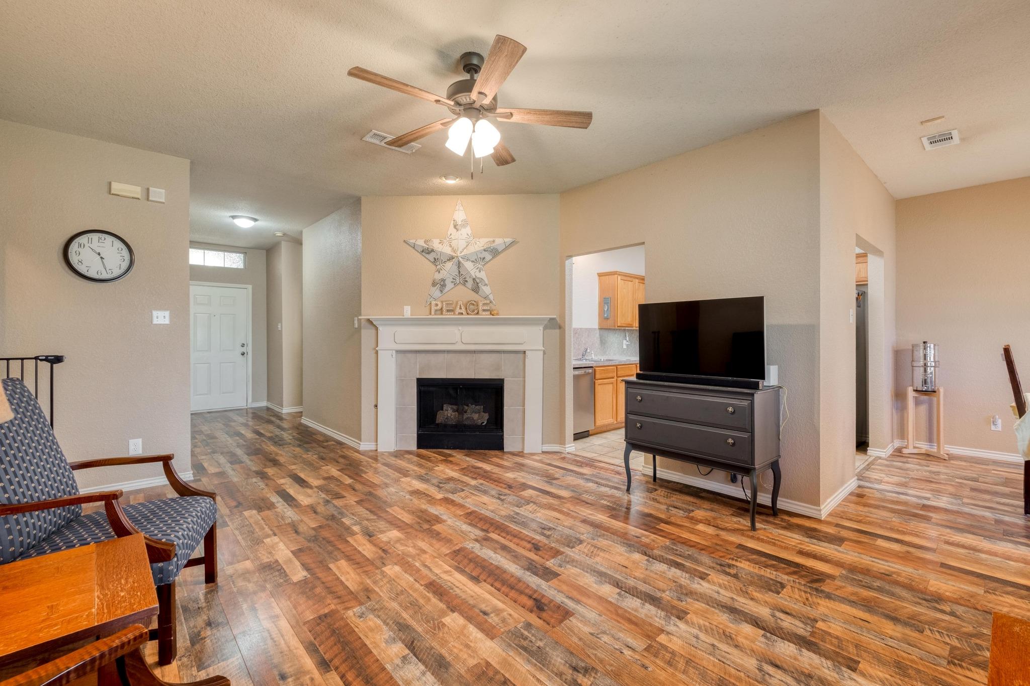 304 Lydia Ln, Thrall, TX 76578