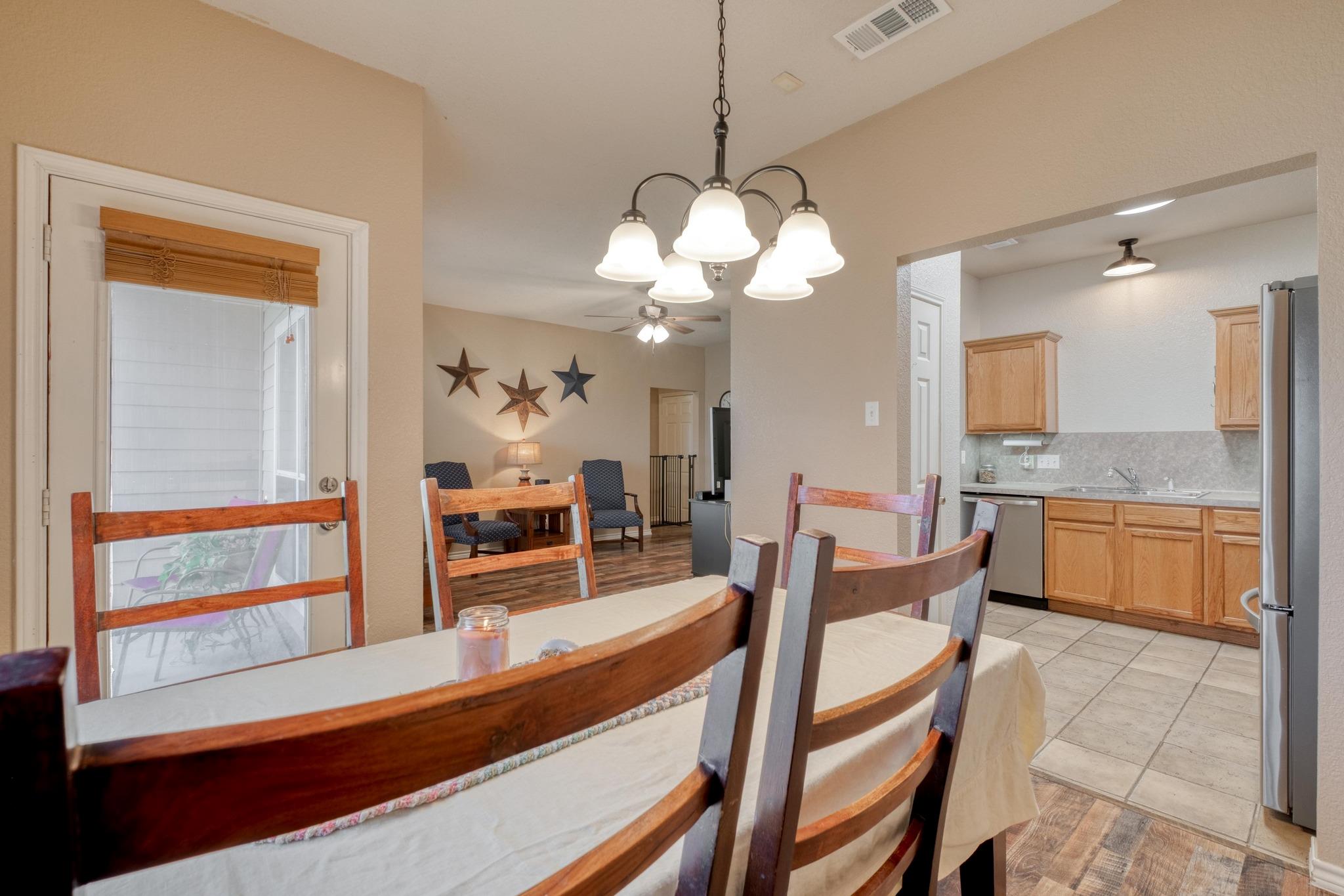 304 Lydia Ln, Thrall, TX 76578