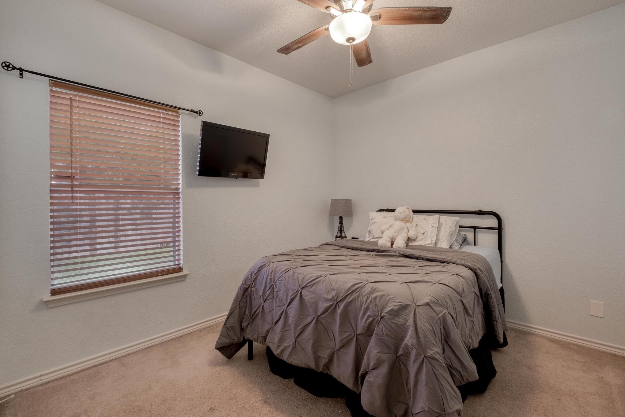 304 Lydia Ln, Thrall, TX 76578