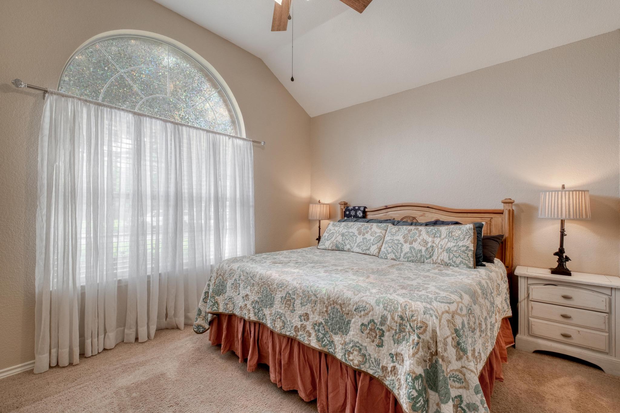 304 Lydia Ln, Thrall, TX 76578