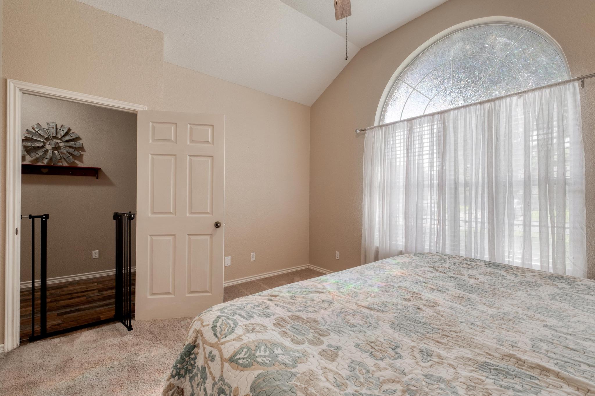 304 Lydia Ln, Thrall, TX 76578