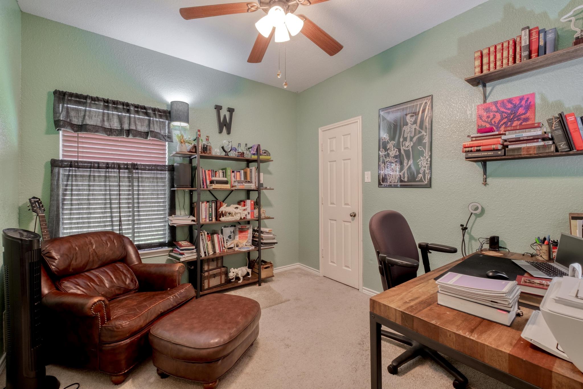 304 Lydia Ln, Thrall, TX 76578