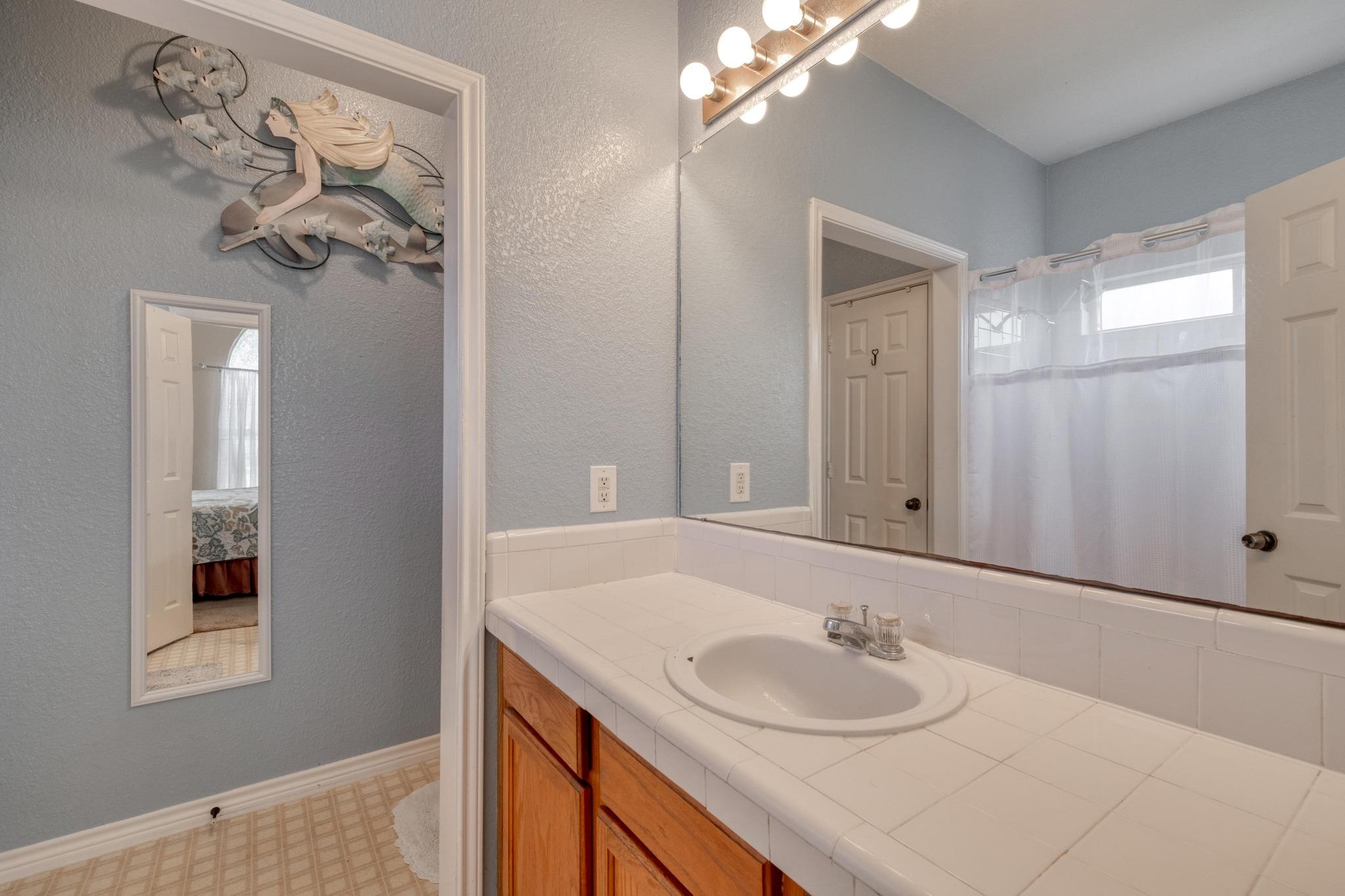 304 Lydia Ln, Thrall, TX 76578