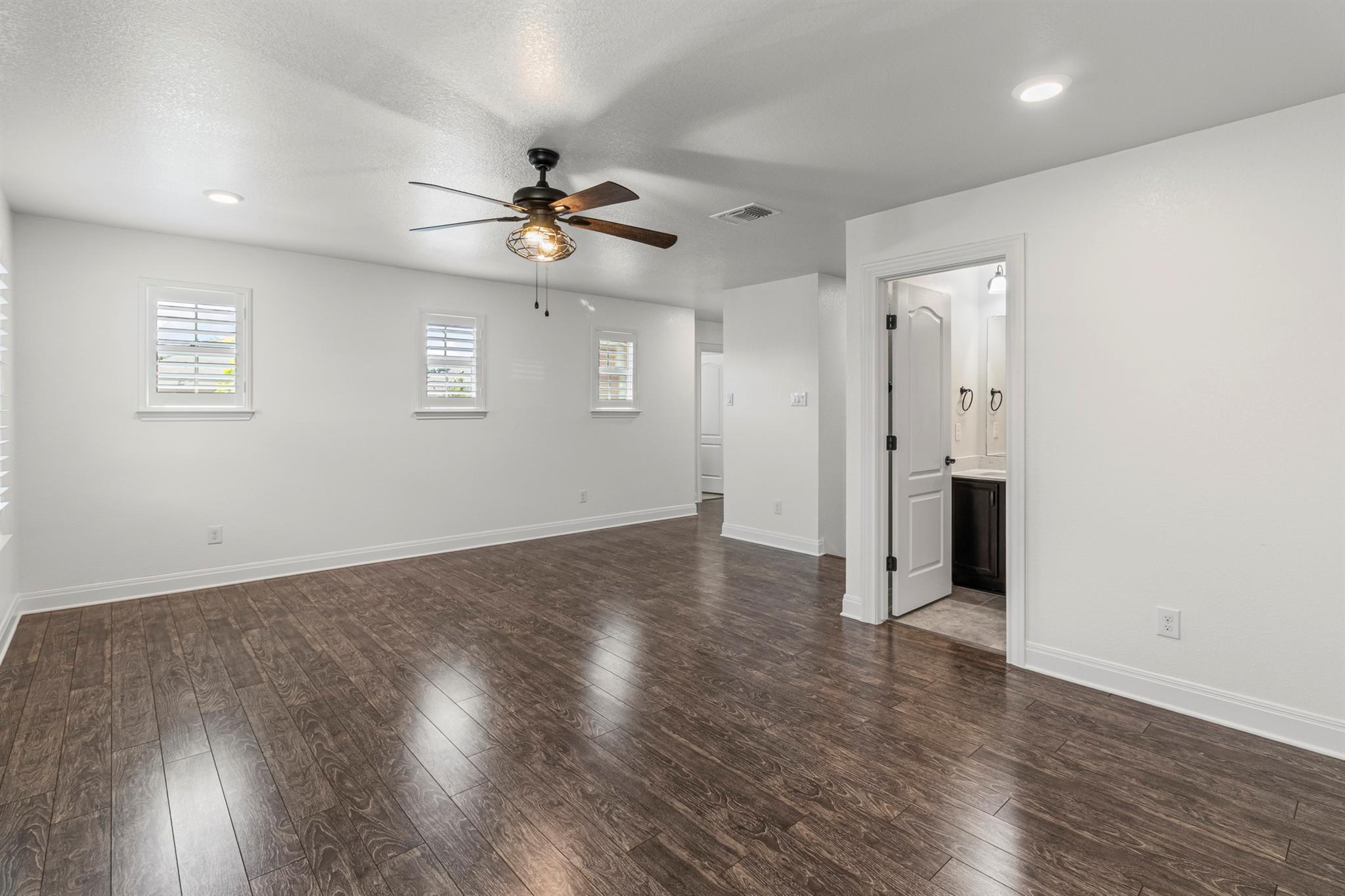 1637 Bovina Dr, Leander, TX 78641