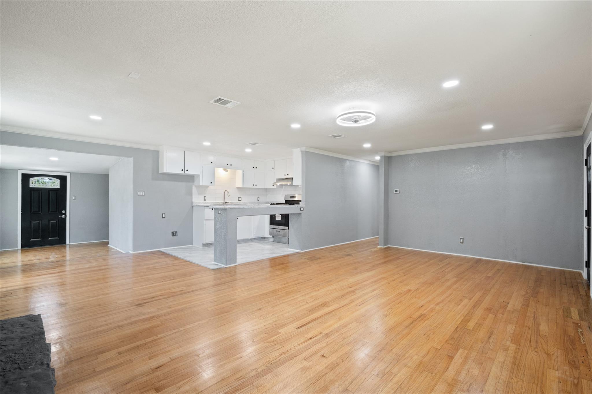 210 Highcrest Dr, Granite Shoals, TX 78654